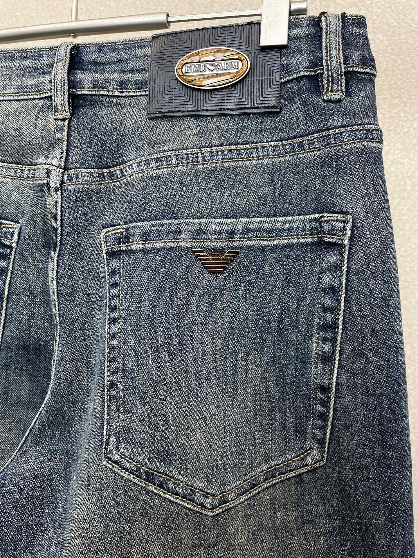 。ARMANI阿玛尼💥砸锅卖铁都要上的新款！新款休闲牛仔裤👖高端版本 专柜定制面料 透气舒适度高，细节无