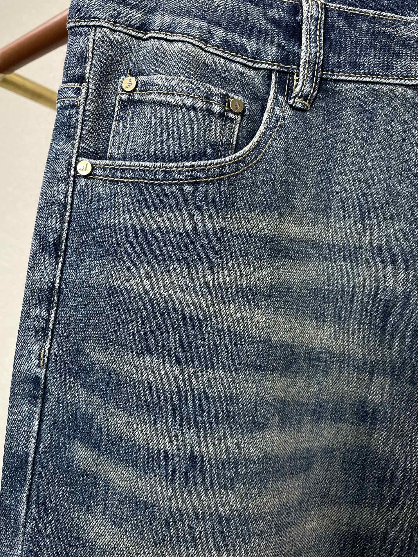 。ARMANI阿玛尼💥砸锅卖铁都要上的新款！新款休闲牛仔裤👖高端版本 专柜定制面料 透气舒适度高，细节无