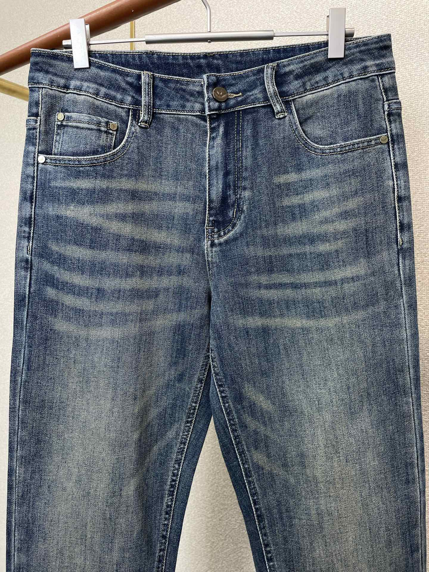 。ARMANI阿玛尼💥砸锅卖铁都要上的新款！新款休闲牛仔裤👖高端版本 专柜定制面料 透气舒适度高，细节无