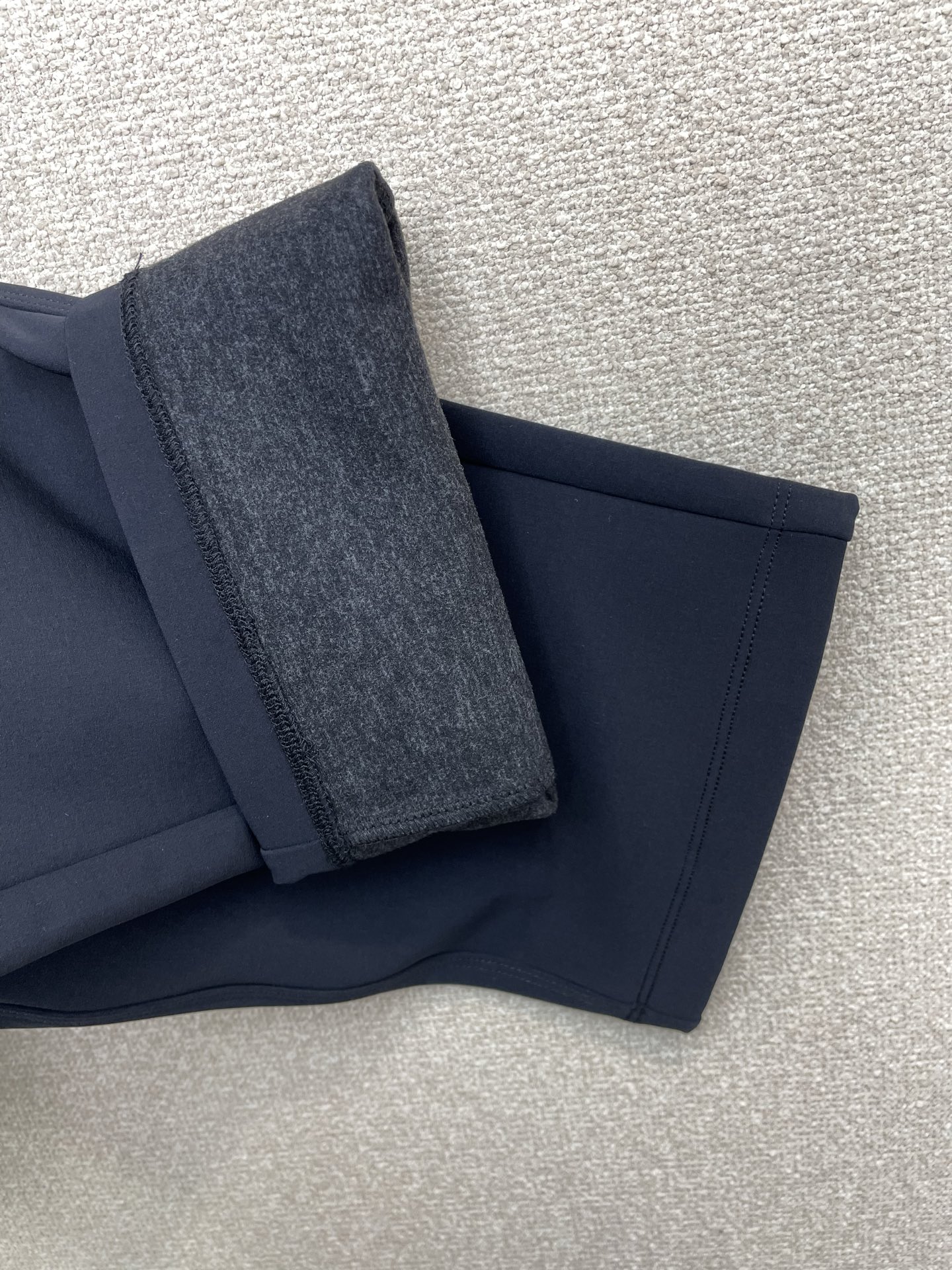 。DESCENTE迪桑特💥砸锅卖铁都要上的新款！新款休闲裤 高端版本！专柜定制面料 透气舒适度高，细节无