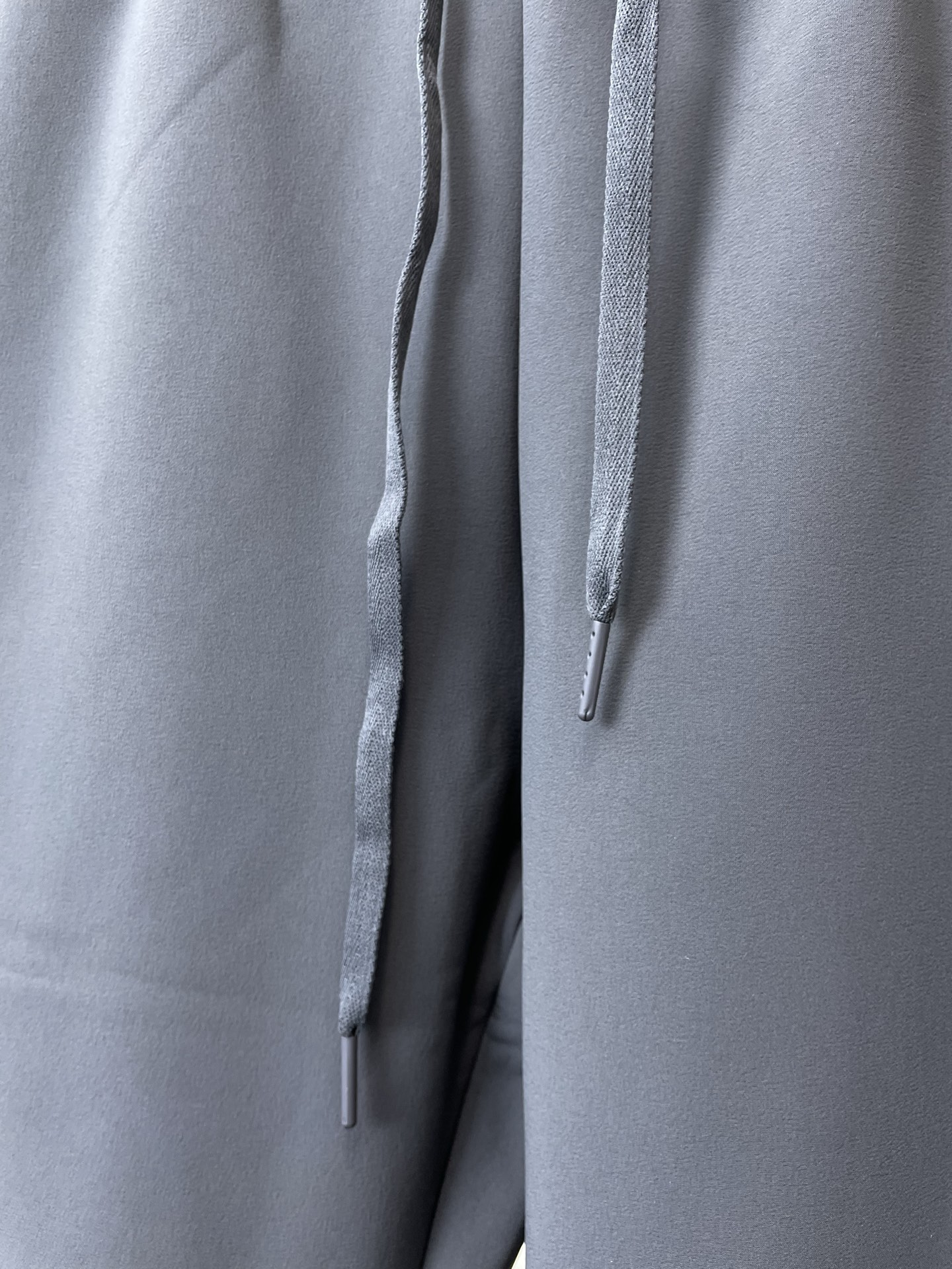 。DESCENTE迪桑特💥砸锅卖铁都要上的新款！新款休闲裤 高端版本！专柜定制面料 透气舒适度高，细节无