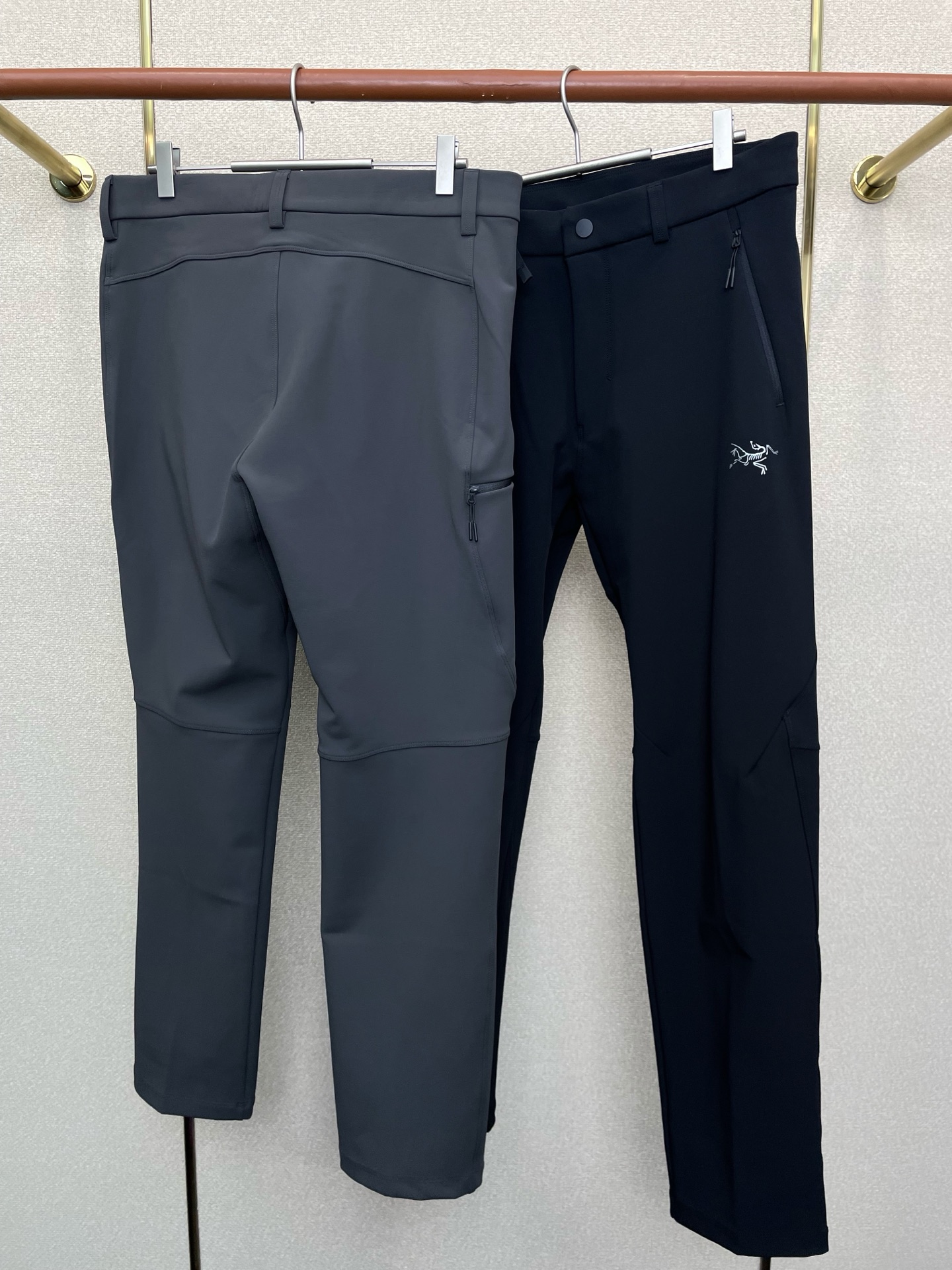 。Arc’teryx始祖鸟💥砸锅卖铁都要上的新款！新款休闲裤 高端版本！专柜定制面料 透气舒适度高，细节