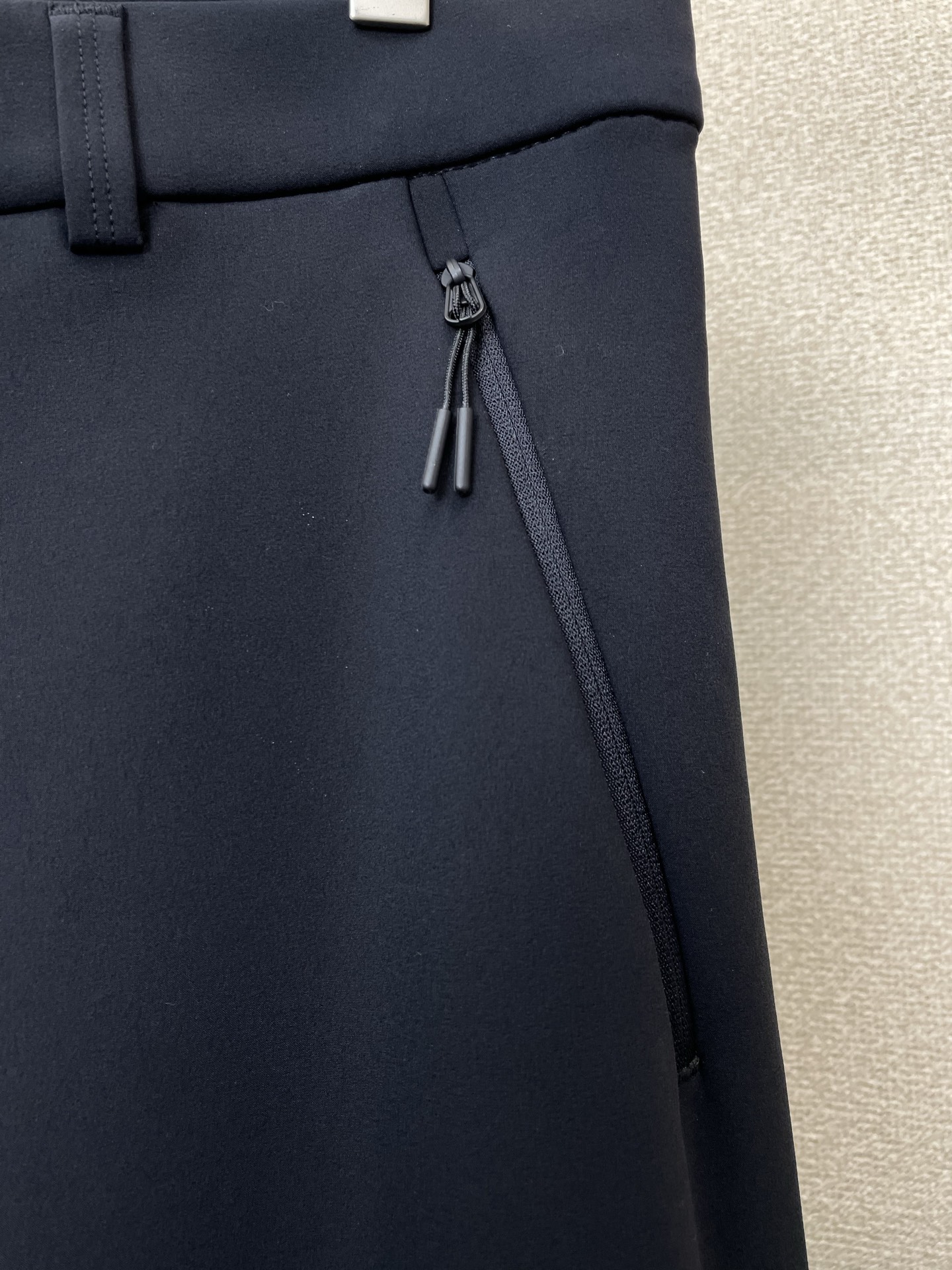 。Arc’teryx始祖鸟💥砸锅卖铁都要上的新款！新款休闲裤 高端版本！专柜定制面料 透气舒适度高，细节