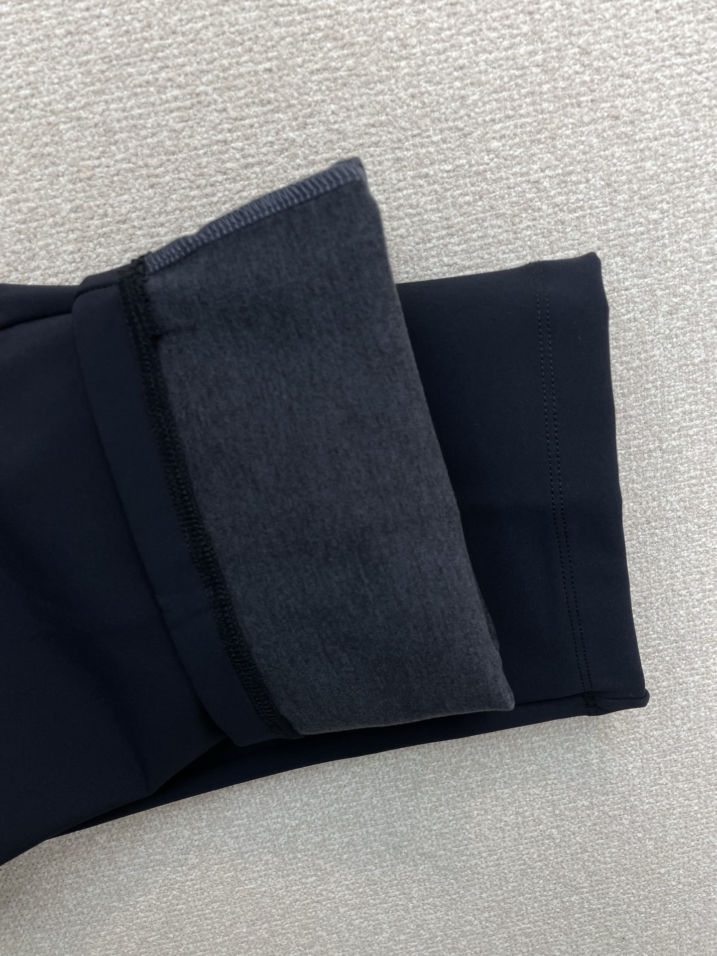 。Arc’teryx始祖鸟💥砸锅卖铁都要上的新款！新款休闲裤 高端版本！专柜定制面料 透气舒适度高，细节