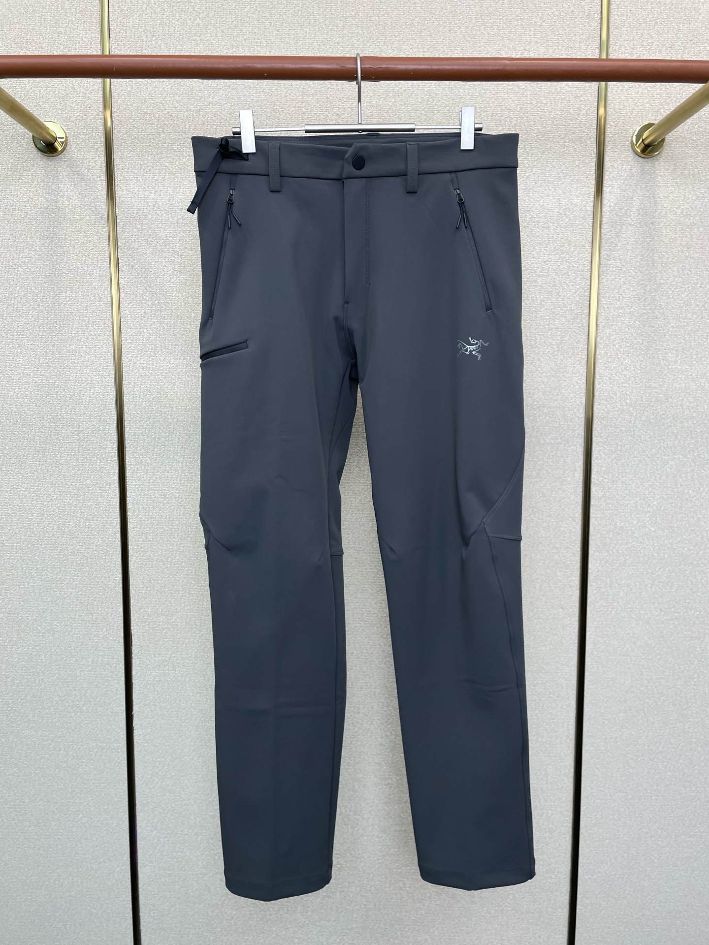 。Arc’teryx始祖鸟💥砸锅卖铁都要上的新款！新款休闲裤 高端版本！专柜定制面料 透气舒适度高，细节