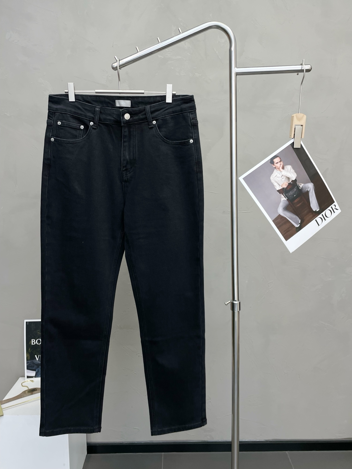 NO:656761,.Dior’s new style is a must-have!  New high-end version of casual jeans, customized fabrics at the counter, with high breathability and comfort, impeccable details, brand element design concept, reflecting high quality. It feels delicate and soft!  It presents a casual cut and the upper body shape is awesome!  Code number 29-36,,dior,dior,jeans,alexander wang19860909.Dior迪奥砸锅卖铁都要上的新款！新款 休闲牛仔裤高端版本 专柜定制面料 透气舒适度高,细节无可挑剔,品牌元素设计理念,体现高品质.手感细腻柔软！呈现休闲裁剪,上身版型超赞！码数29-36,,dior,dior,jeans,alexander wang,Men's clothing