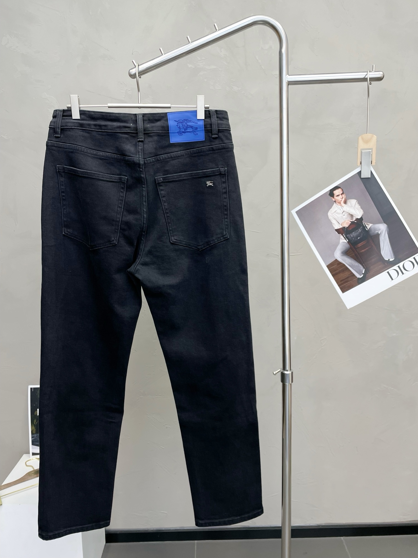 。Burberry巴宝莉💥砸锅卖铁都要上的新款！新款 休闲牛仔裤👖高端版本 专柜定制面料 透气舒适度高，