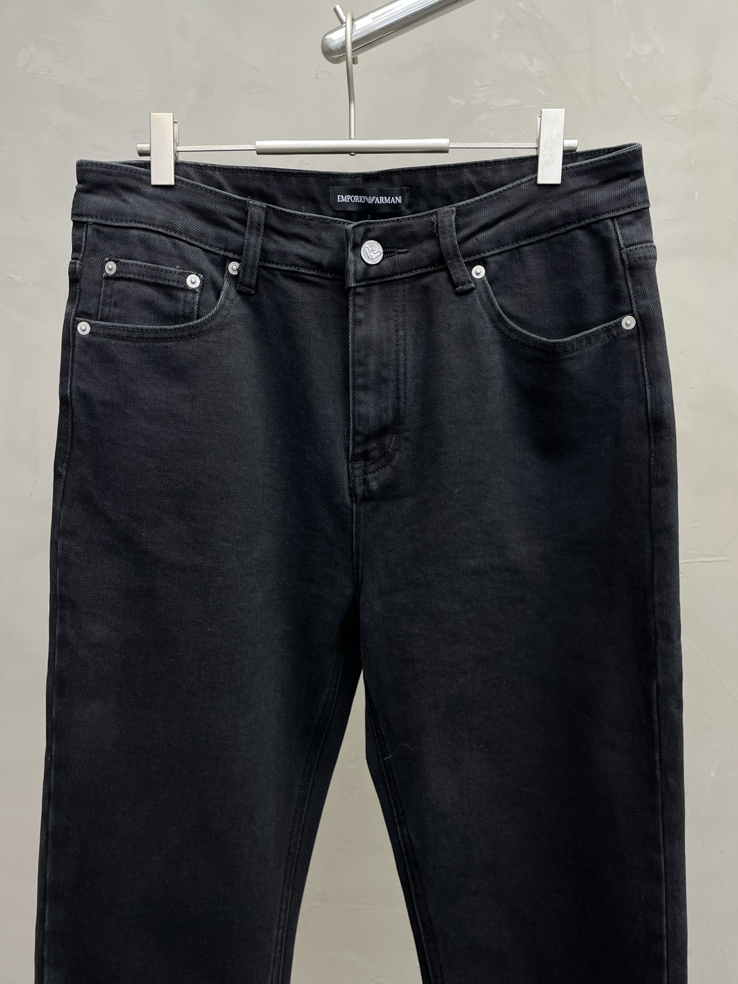 。ARMANI阿玛尼💥砸锅卖铁都要上的新款！新款 休闲牛仔裤👖高端版本 专柜定制面料 透气舒适度高，细节