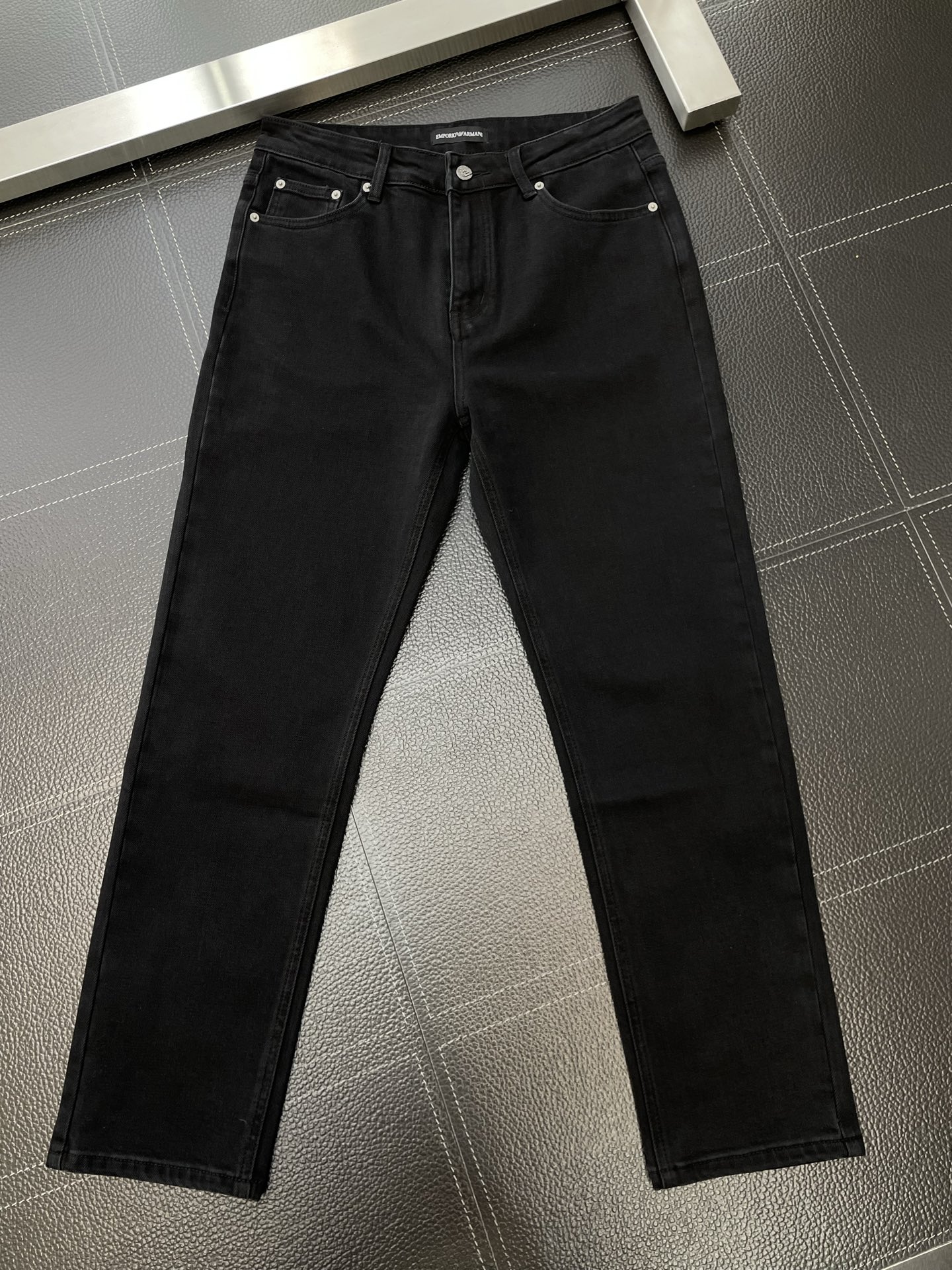 。ARMANI阿玛尼💥砸锅卖铁都要上的新款！新款 休闲牛仔裤👖高端版本 专柜定制面料 透气舒适度高，细节