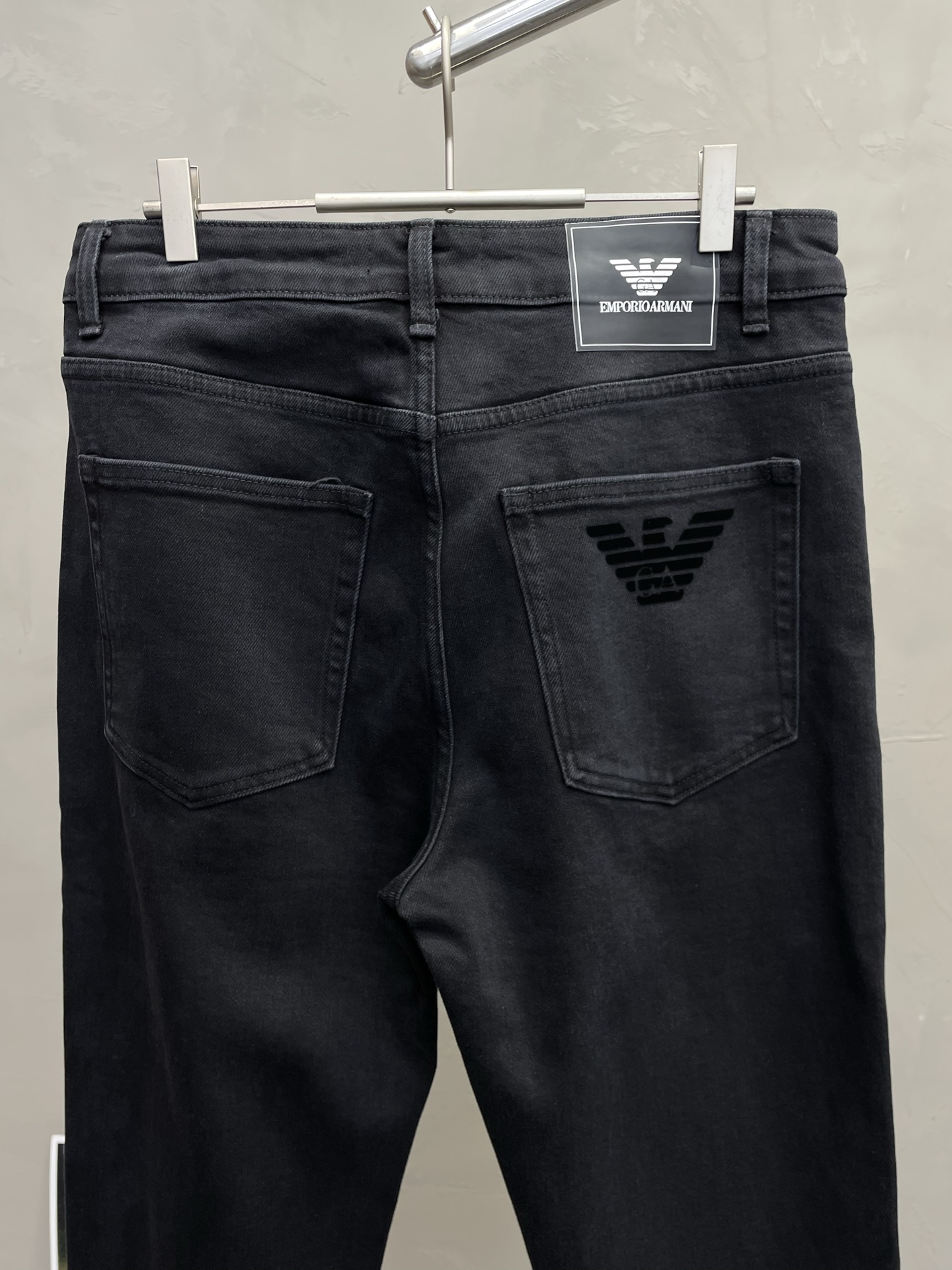 。ARMANI阿玛尼💥砸锅卖铁都要上的新款！新款 休闲牛仔裤👖高端版本 专柜定制面料 透气舒适度高，细节