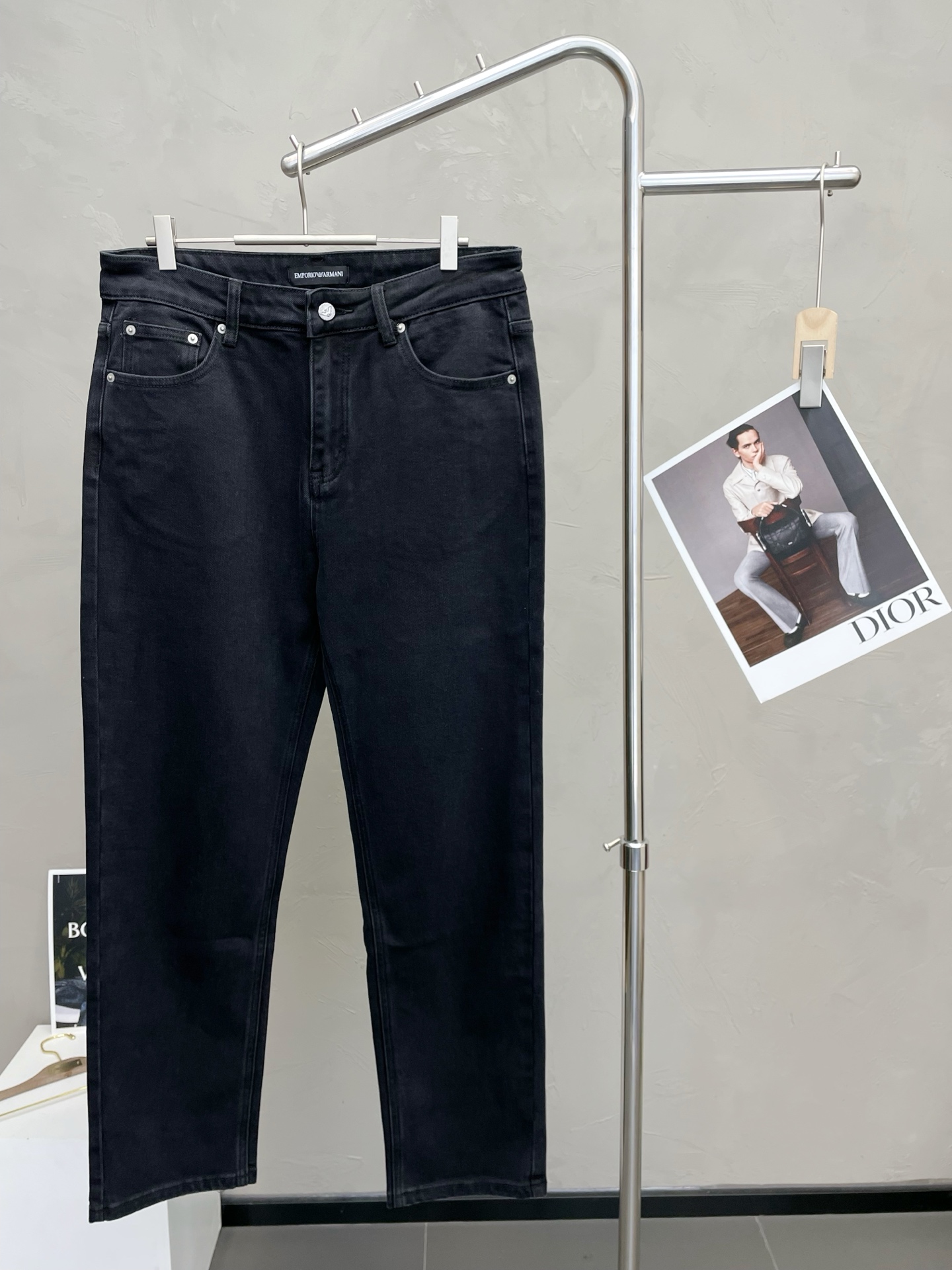 NO:649258,.ARMANI Armani exclusively supplies new high-end versions of casual jeans. Custom-made fabrics at the counter. Highly breathable and comfortable, with impeccable details. The brand element design concept embodies high quality. It feels delicate and soft!  It presents a casual cut and the upper body shape is awesome!  Code number 29-36,,armani,armani,jeans,alexander wang19860909.ARMANI阿玛尼独家专供新款 休闲牛仔裤高端版本 专柜定制面料 透气舒适度高,细节无可挑剔,品牌元素设计理念,体现高品质.手感细腻柔软！呈现休闲裁剪,上身版型超赞！码数29-36,,armani,armani,jeans,alexander wang,Men's clothing