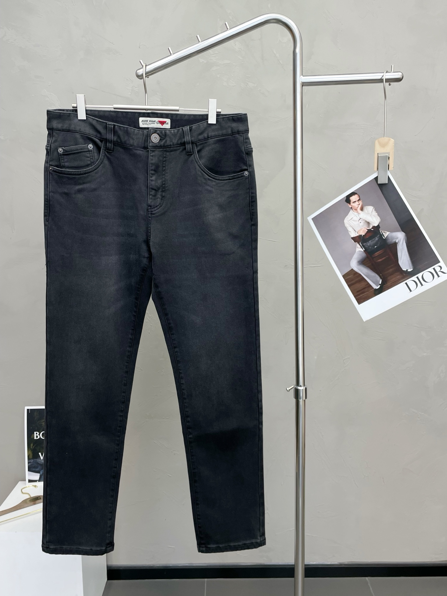 NO:649265,.Gucci exclusively offers new high-end versions of casual jeans, counter-customized fabrics with high breathability and comfort, impeccable details, brand element design concept, reflecting high quality. It feels delicate and soft!  It presents a casual cut and the upper body shape is awesome!  Code number 29-36,,gucci,gucci,jeans,alexander wang19860909.Gucci古驰独家专供新款 休闲牛仔裤高端版本 专柜定制面料 透气舒适度高,细节无可挑剔,品牌元素设计理念,体现高品质.手感细腻柔软！呈现休闲裁剪,上身版型超赞！码数29-36,,gucci,gucci,jeans,alexander wang,Men's clothing