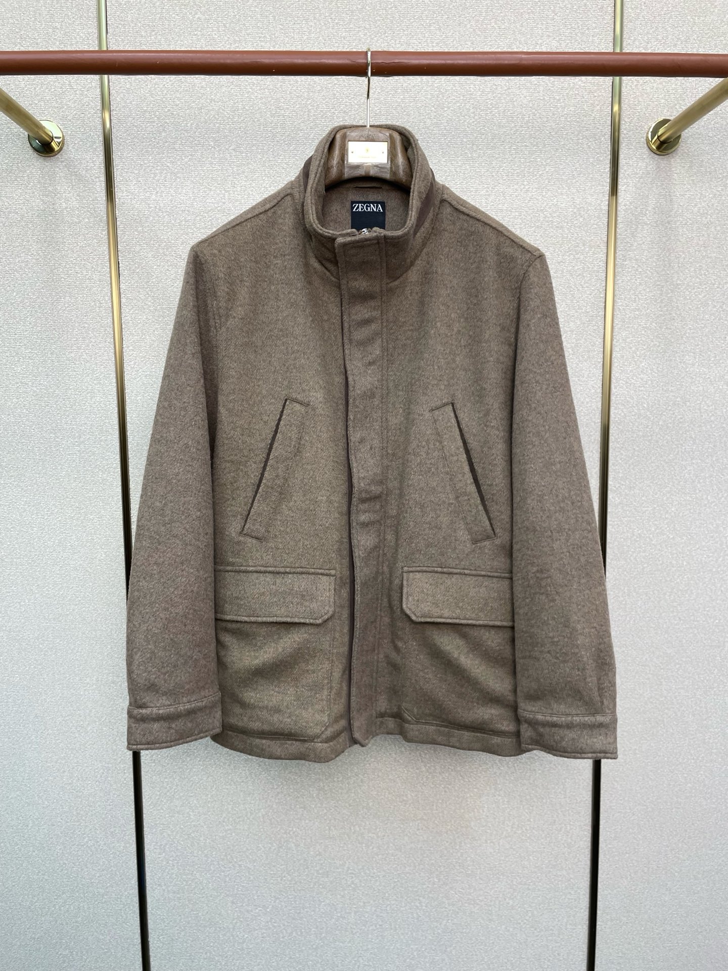 NO:656812,.ZEGNA Zegna’s new model is a must-have!  New original men's casual cashmere jacket, high-end customization, high-end version, fashionable and versatile imported fabrics, super soft and delicate to the touch, skin-friendly and comfortable to wear, high-end boutique, the upper body is exquisitely made by the factory, a must-have item for men, complete with three standards, code number 48-56,,zegna,jackets & coats,alexander wang19860909.ZEGNA杰尼亚砸锅卖铁都要上的新款！新款原单男士休闲羊绒外套 高端定制 高端版本 时尚百搭爆款进口面料 手感超柔软细腻 穿着亲肤舒适 高端精品 代工厂精细做上身非常赞 男士必备单品 三标齐全 码数48-56,,zegna,jackets & coats,alexander wang,Men's clothing