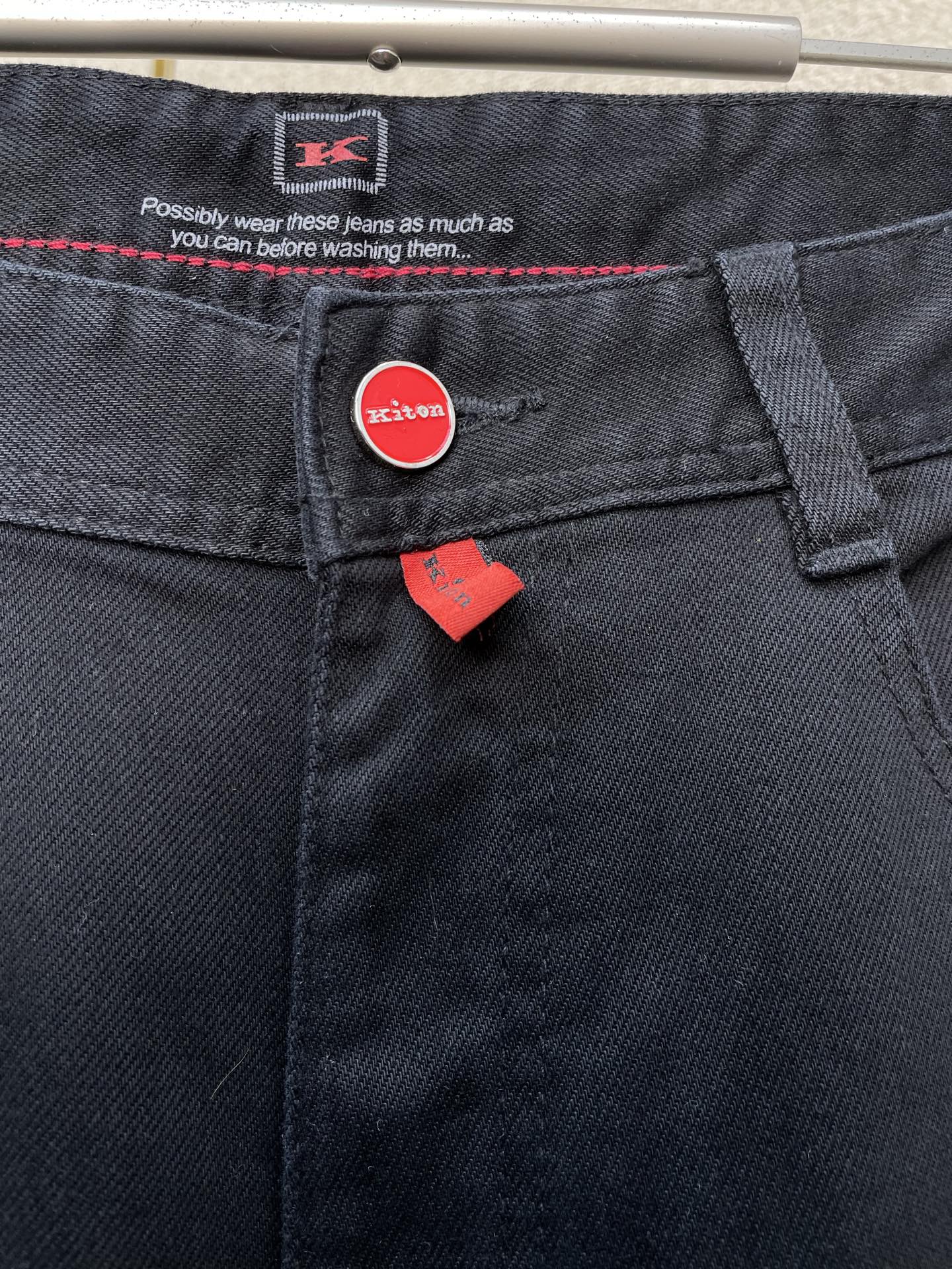 。KITON💥砸锅卖铁都要上的新款！新款 休闲裤 高端版本！专柜定制面料 透气舒适度高，细节无可挑剔，品