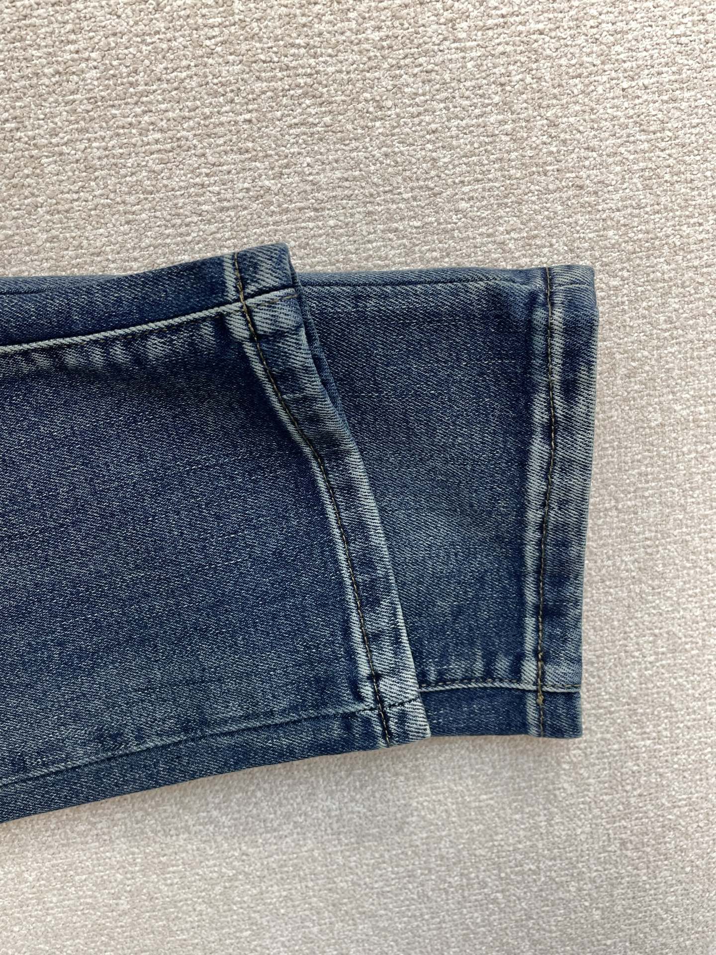 。TOM FORD汤姆福特💥砸锅卖铁都要上的新款！新款 牛仔裤👖高端版本！专柜定制面料 透气舒适度高，细