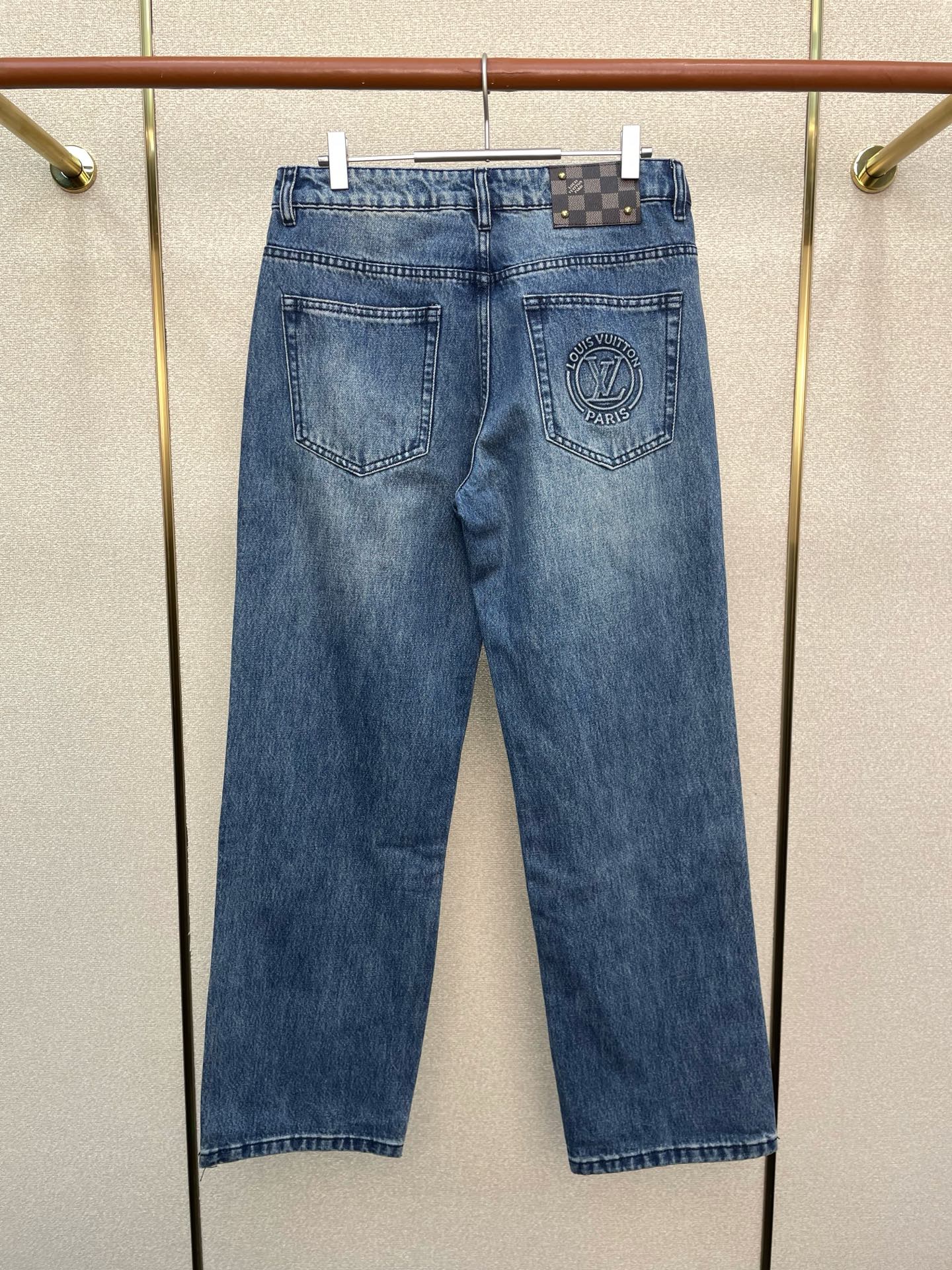 。Louis Vuitton路易威登💥砸锅卖铁都要上的新款！新款 牛仔裤👖高端版本！专柜定制面料 透气舒