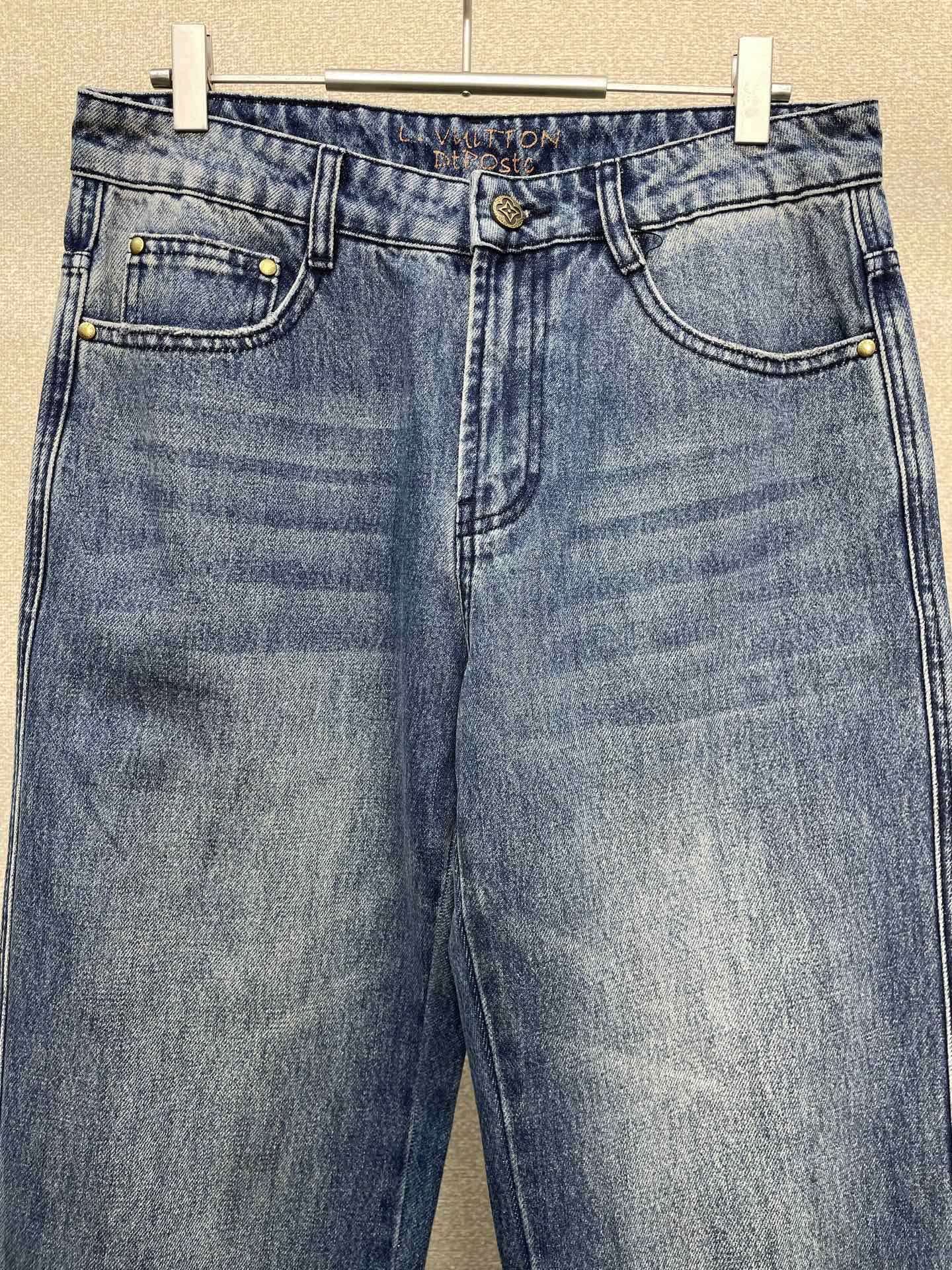 。Louis Vuitton路易威登💥砸锅卖铁都要上的新款！新款 牛仔裤👖高端版本！专柜定制面料 透气舒
