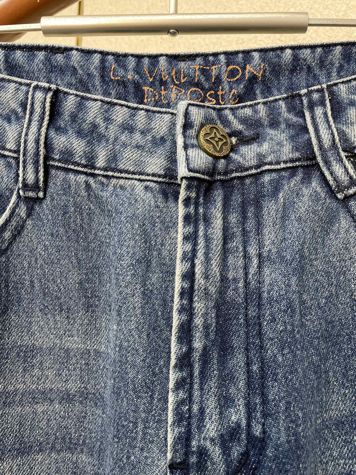 。Louis Vuitton路易威登💥砸锅卖铁都要上的新款！新款 牛仔裤👖高端版本！专柜定制面料 透气舒