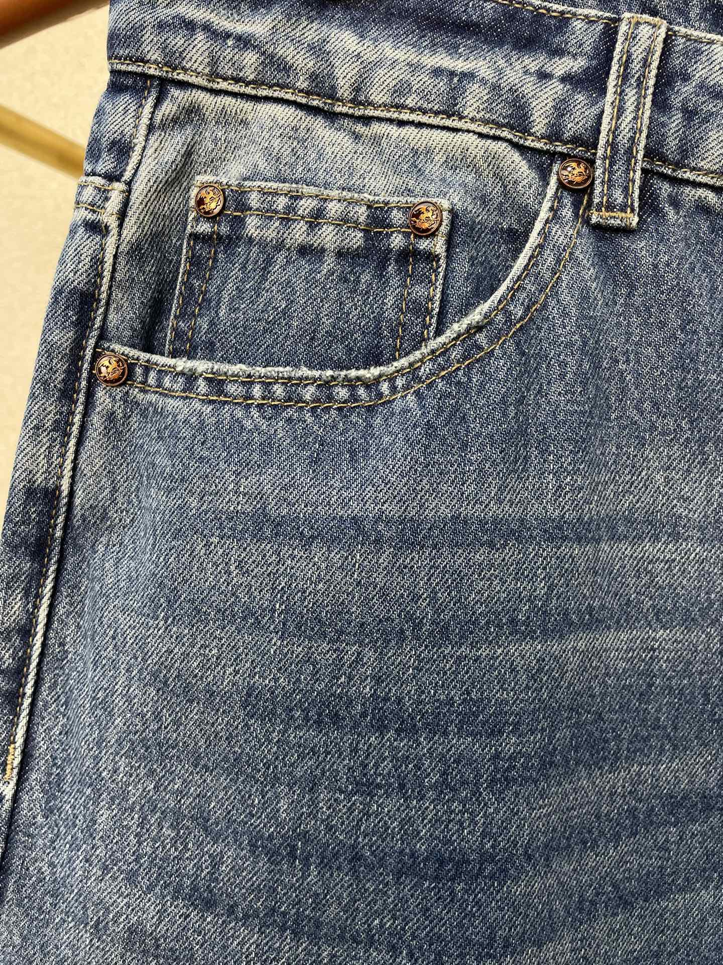 。Hermès爱马仕💥砸锅卖铁都要上的新款！新款休闲牛仔裤👖高端版本 专柜定制面料 透气舒适度高，细节无