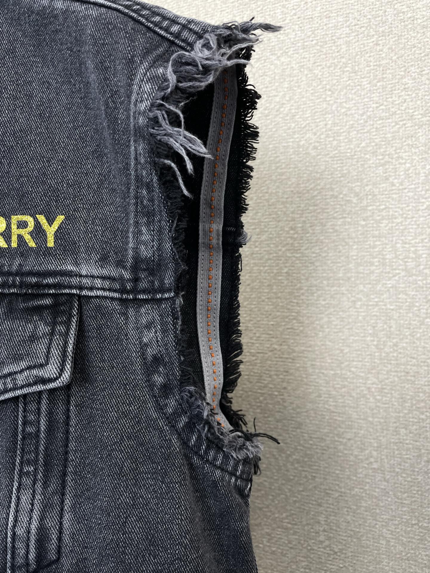 支持跨年售后！。Burberry巴宝莉💥独家专供新款原单男士休闲牛仔马甲 高端定制 高版本 时尚百搭爆款