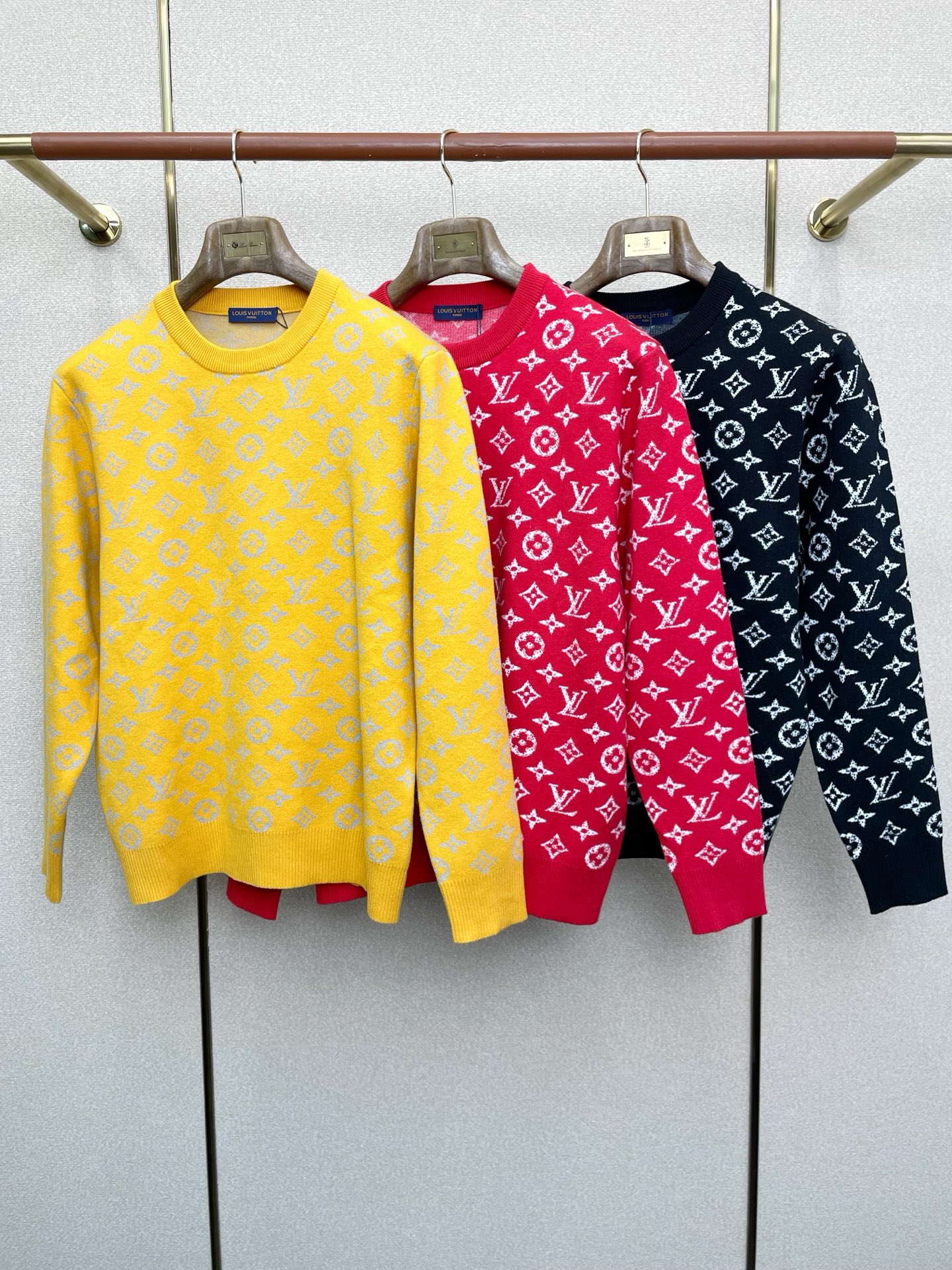 NO:649366,.Louis Vuitton Louis Vuitton exclusive new original men's casual pullover sweater, high-end customization, high version, fashionable and versatile, popular imported fabrics, super soft and delicate to the touch, skin-friendly and comfortable to wear, high-end boutique, the upper body is exquisitely made by the factory, a must-have item for men, complete with three standards, size M-3XL,,louis vuitton,louis vuitton,sweaters,alexander wang19860909.Louis Vuitton路易威登独家专供新款原单男士休闲套头毛衣 高端定制 高版本 时尚百搭爆款进口面料 手感超柔软细腻 穿着亲肤舒适 高端精品 代工厂精细做上身非常赞 男士必备单品 三标齐全 码数M-3XL,,louis vuitton,louis vuitton,sweaters,alexander wang,Men's clothing