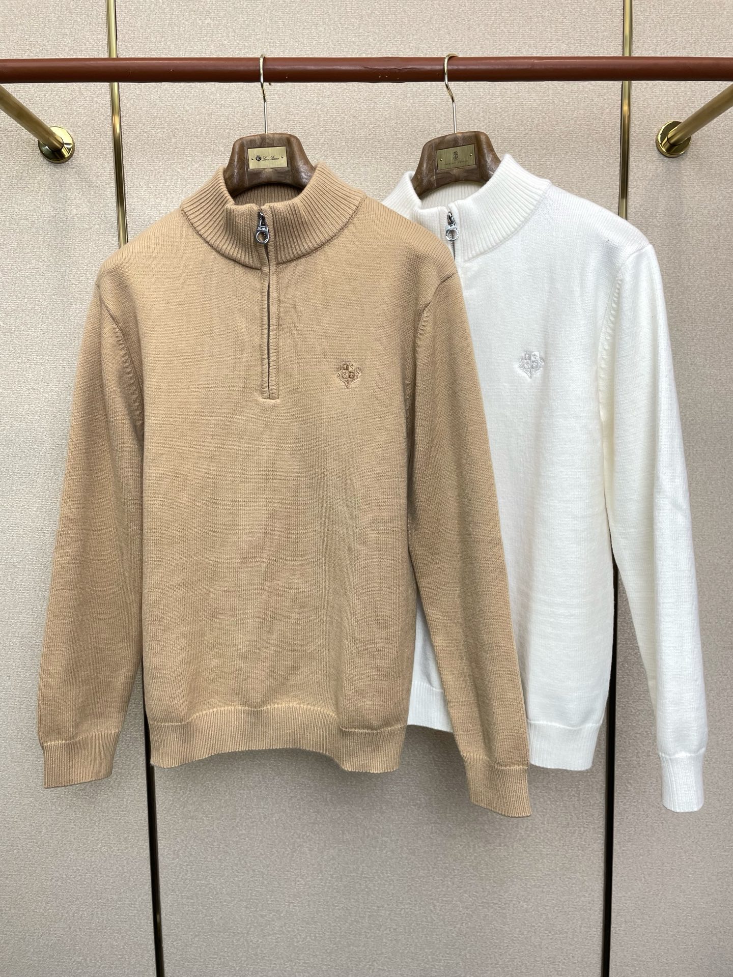 NO:651989,.LP-Loro Piana exclusive for autumn and winter new original men's casual sweaters, high-end customization, high version, fashionable and versatile, original imported fabrics, logo pattern design, super soft and delicate feel, skin-friendly and comfortable to wear, high-end boutique, exquisite upper body made by the factory, very good, men's essential items, three standards complete, size M-3XL,,loro piana,loro piana,sweaters,alexander wang19860909.LP-Loro Piana诺悠翩雅独家专供秋冬新款原单男士休闲毛衣 高端定制 高版本 时尚百搭爆款原版进口面料 logo图案设计 手感超柔软细腻 穿着亲肤舒适 高端精品 代工厂精细做上身非常赞 男士必备单品 三标齐全 尺码M-3XL,,loro piana,loro piana,sweaters,alexander wang,Men's clothing