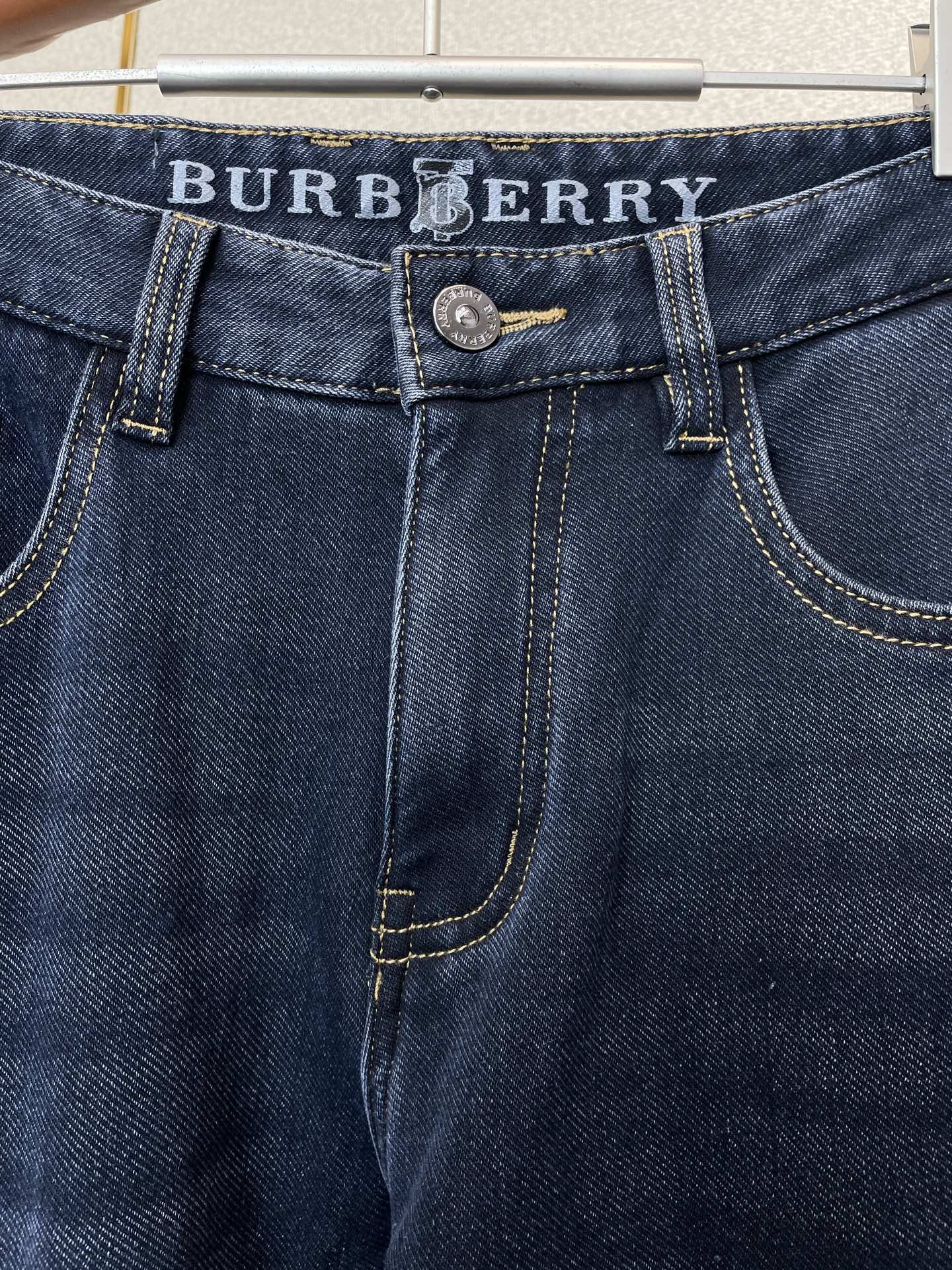 。Burberry巴宝莉💥砸锅卖铁都要上的新款新款休闲牛仔裤👖高端版本 专柜定制面料 内里加绒面料 透气