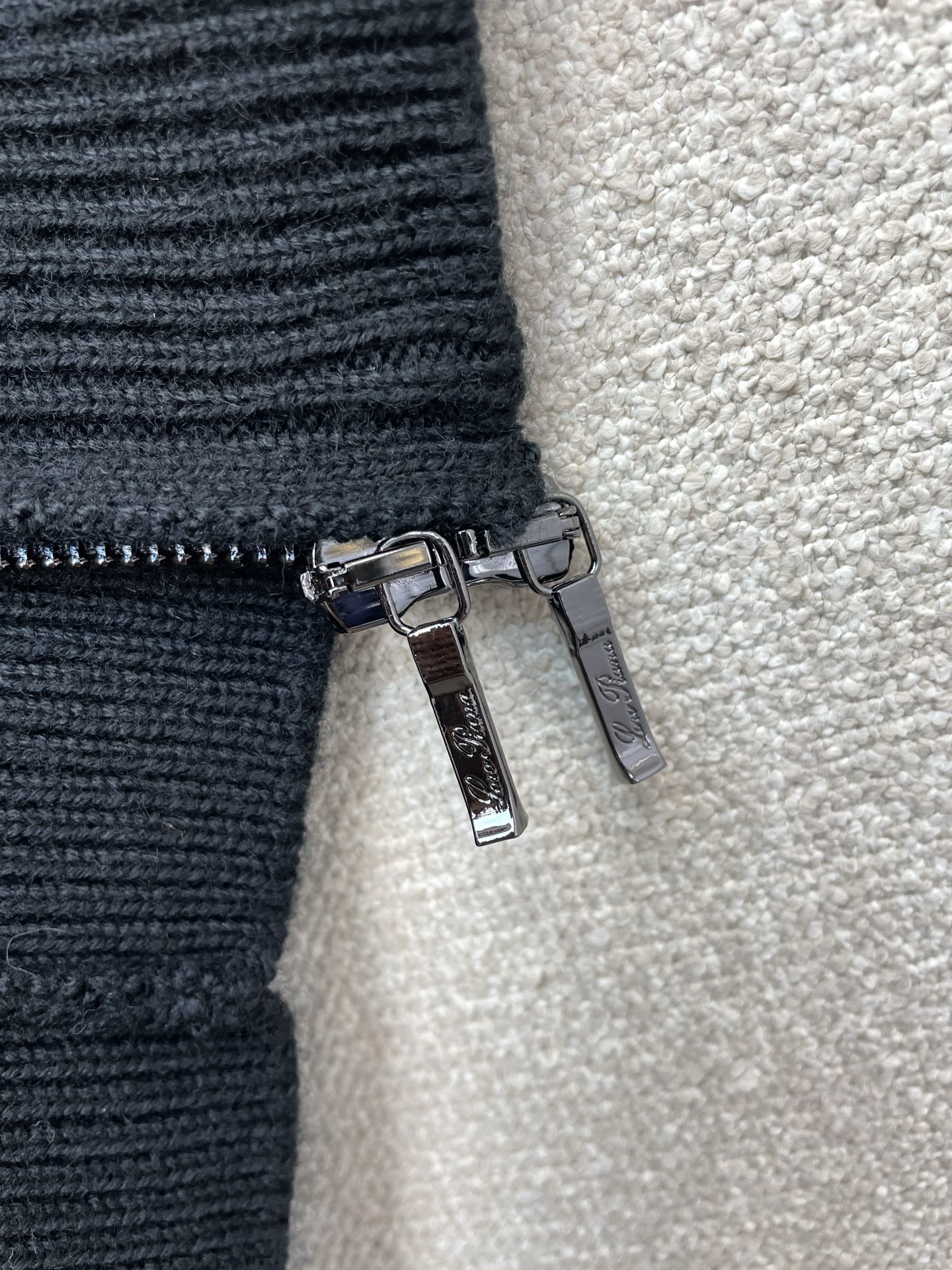 。lP🆕-Loro Piana诺悠翩雅💥砸锅卖铁都要上的新款！新款原单男士休闲毛衣 高端定制 高端版本 