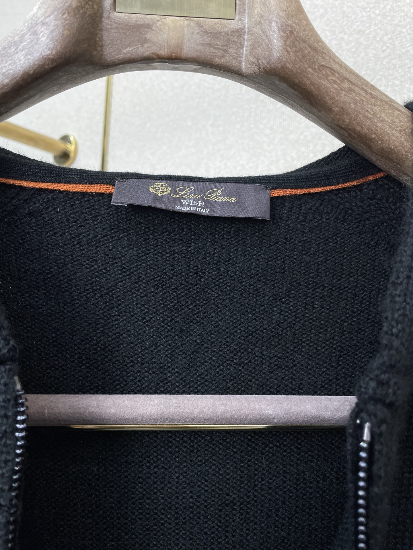 。lP🆕-Loro Piana诺悠翩雅💥砸锅卖铁都要上的新款！新款原单男士休闲毛衣 高端定制 高端版本 