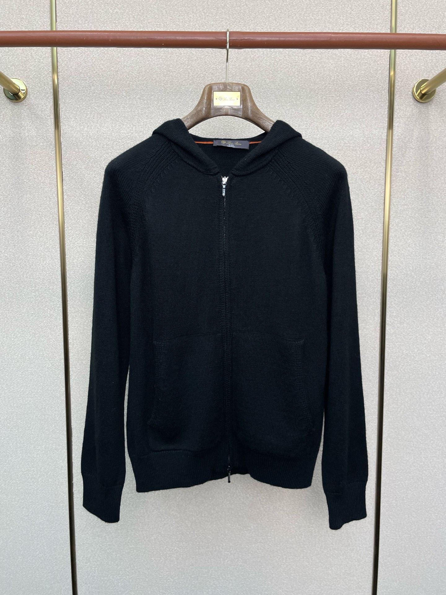 。lP🆕-Loro Piana诺悠翩雅💥砸锅卖铁都要上的新款！新款原单男士休闲毛衣 高端定制 高端版本 