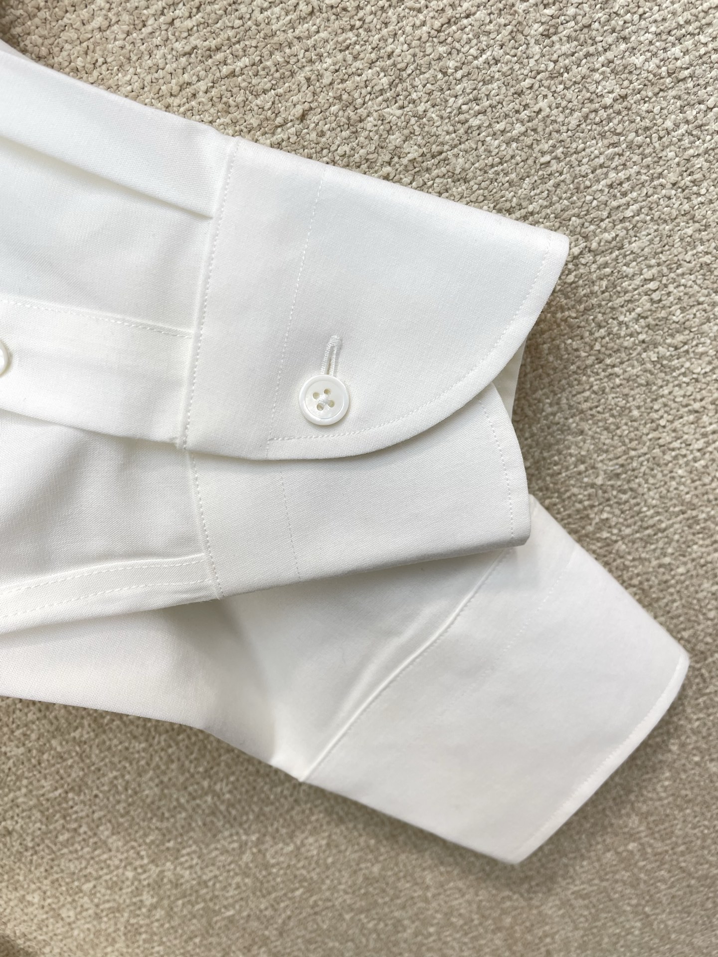 。Dior迪奥💥砸锅卖铁都要上的新款！新款原单男士休闲长袖衬衫 高端定制 高端版本 时尚百搭爆款⚠️⚠️