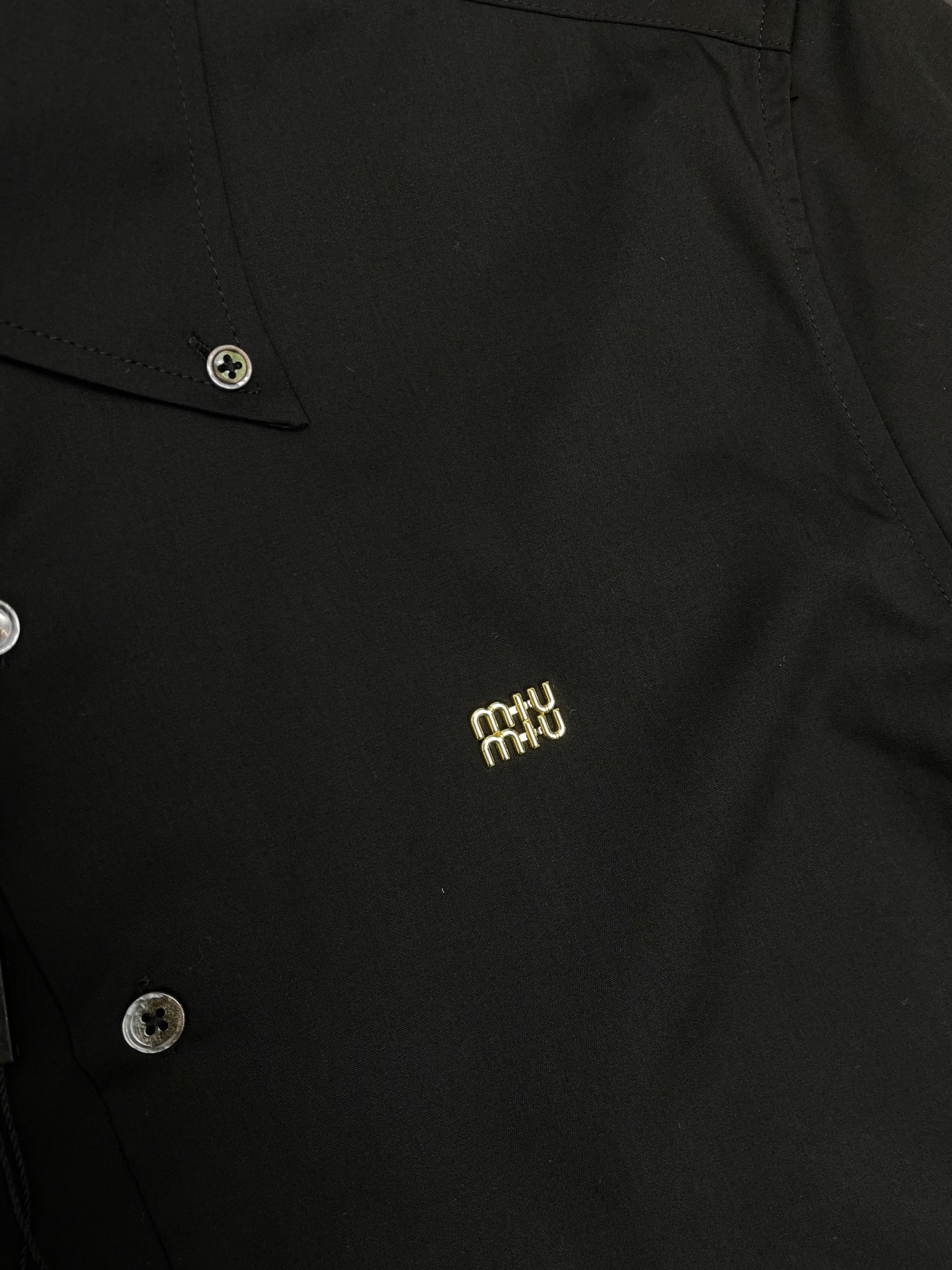 支持跨年售后！。Miumiu谬谬💥独家专供新款原单男士休闲长袖衬衫 高端定制 高端版本 时尚百搭爆款⚠️