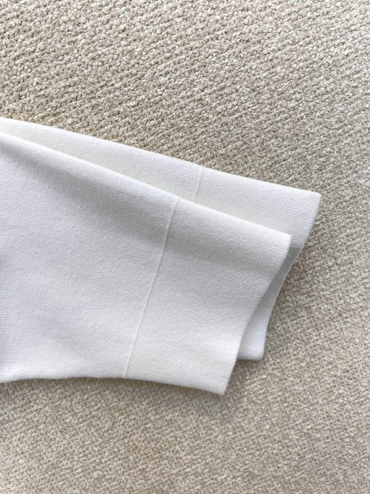 。Louis Vuitton路易威登💥砸锅卖铁都要上的新款！新款原单男士休闲毛衣 高端定制 高端版本 时