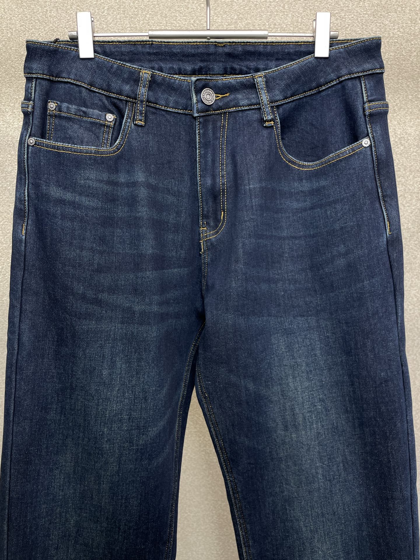 。Dolce&Gabbana杜嘉班纳💥砸锅卖铁都要上的新款新款休闲牛仔裤👖高端版本 专柜定制面料 内里加