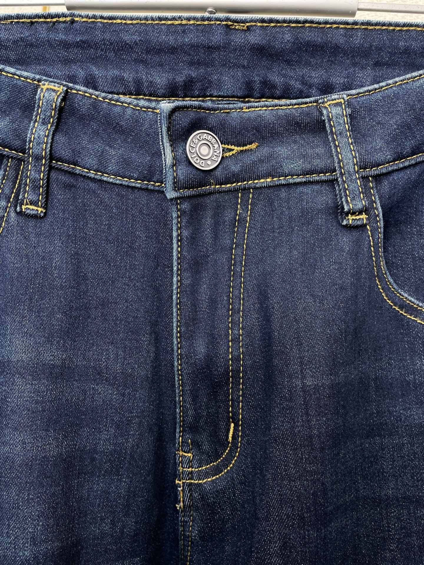 。Dolce&Gabbana杜嘉班纳💥砸锅卖铁都要上的新款新款休闲牛仔裤👖高端版本 专柜定制面料 内里加