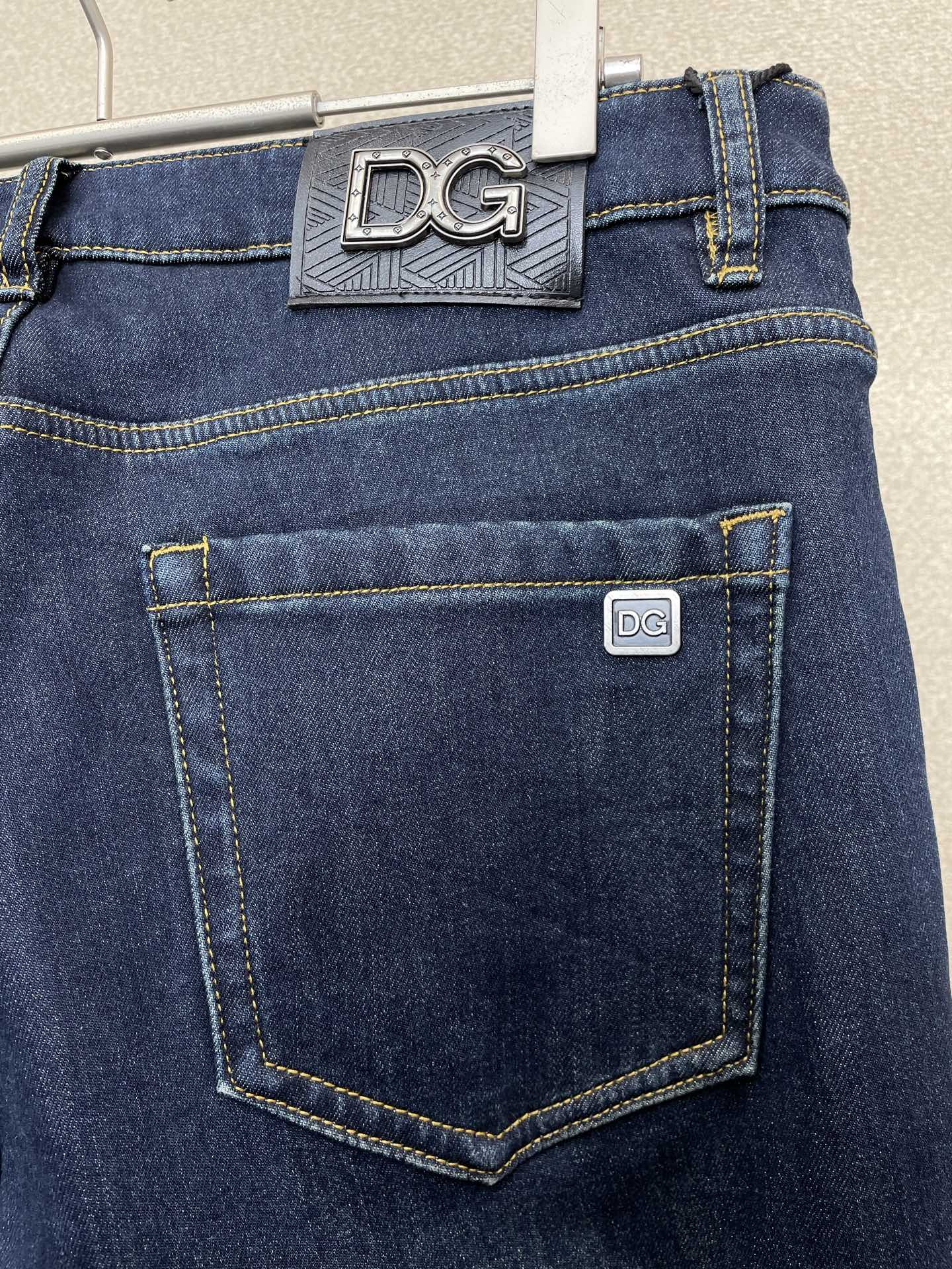 。Dolce&Gabbana杜嘉班纳💥砸锅卖铁都要上的新款新款休闲牛仔裤👖高端版本 专柜定制面料 内里加