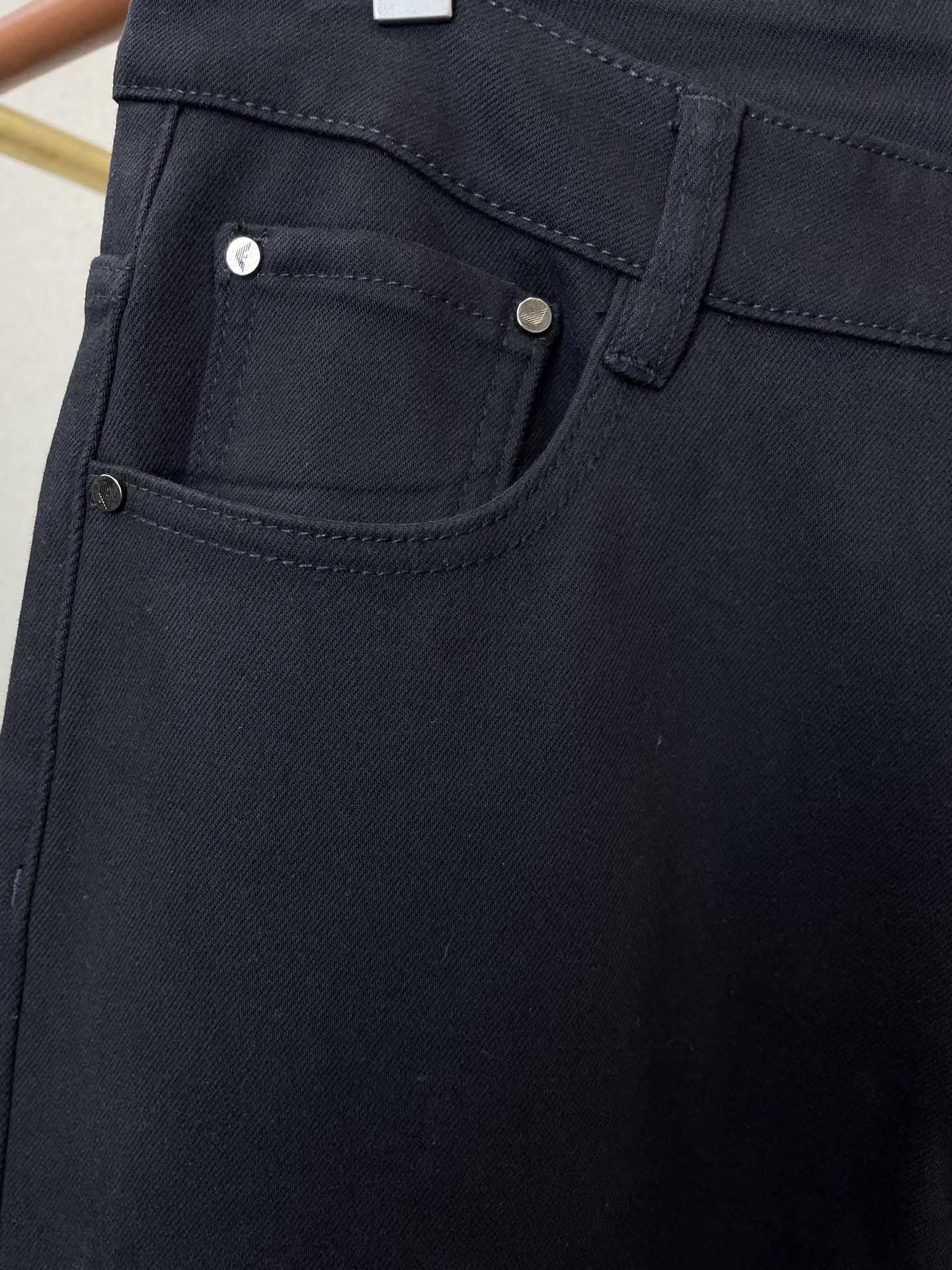 。ARMANI阿玛尼💥砸锅卖铁都要上的新款新款休闲牛仔裤👖高端版本 专柜定制面料 内里加绒面料 透气舒适