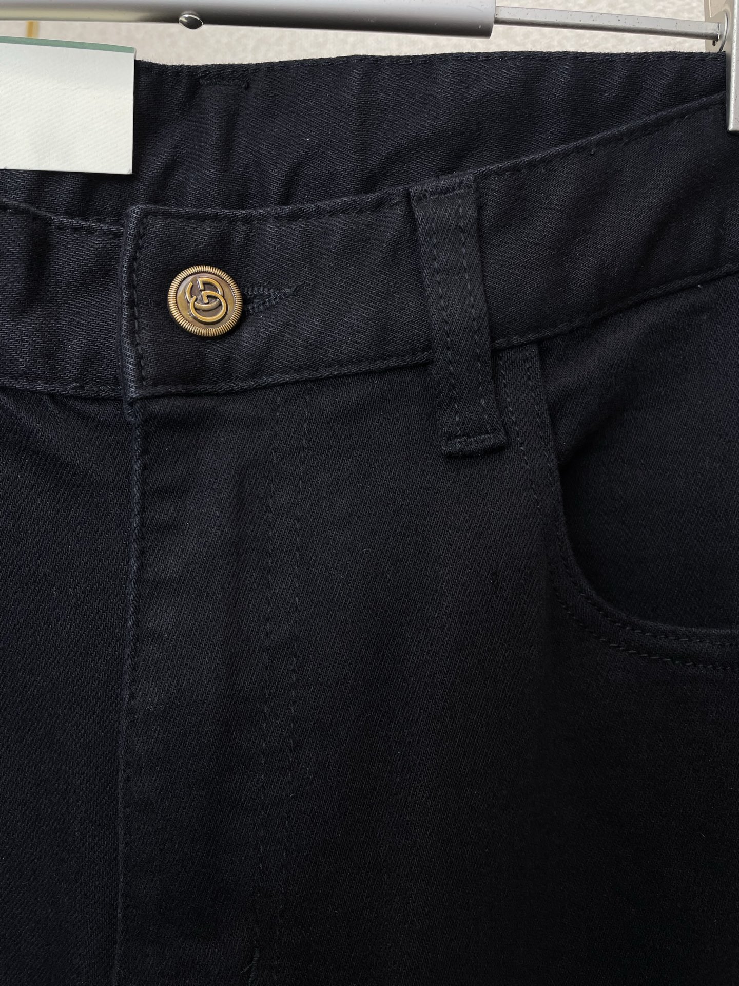 。Gucci古驰💥砸锅卖铁都要上的新款新款休闲牛仔裤👖高端版本 专柜定制面料 透气舒适度高，细节无可挑剔