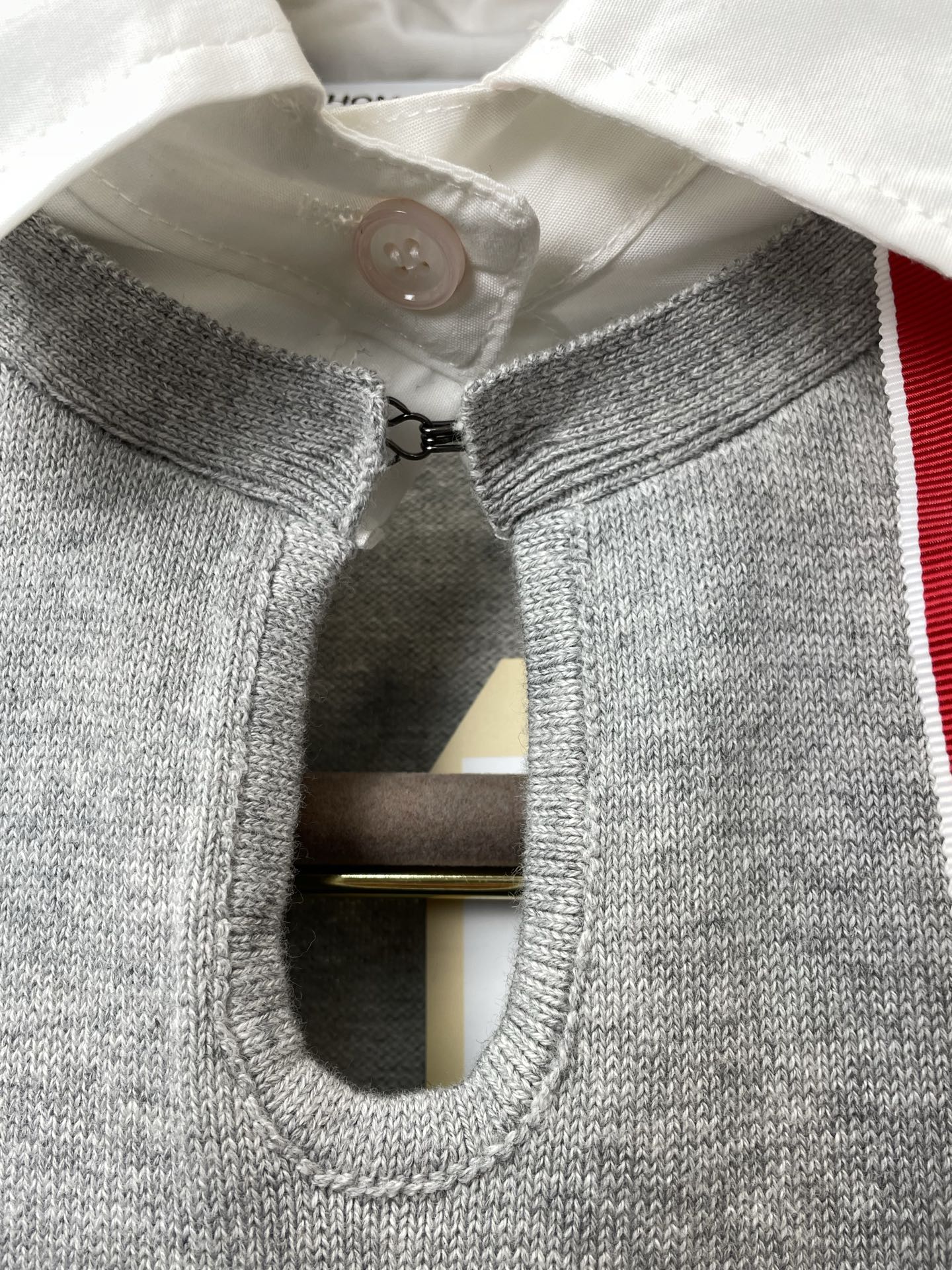 。👚Thom Browne汤姆布朗💥砸锅卖铁都要上的新款新款原单女士休闲毛衣 翻领拼色长袖毛衣 高端定制