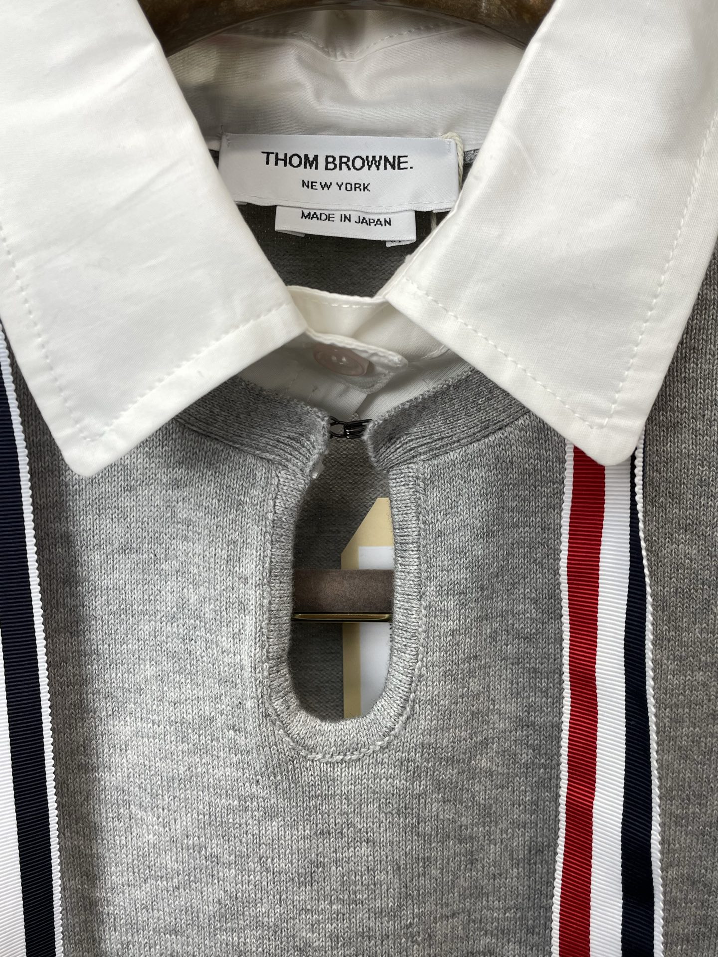 。👚Thom Browne汤姆布朗💥砸锅卖铁都要上的新款新款原单女士休闲毛衣 翻领拼色长袖毛衣 高端定制