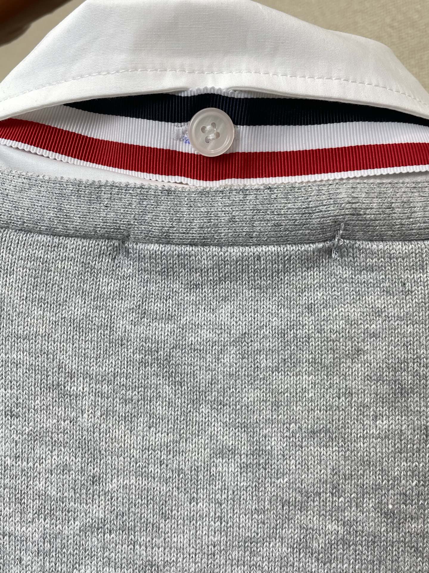 。👚Thom Browne汤姆布朗💥砸锅卖铁都要上的新款新款原单女士休闲毛衣 翻领拼色长袖毛衣 高端定制