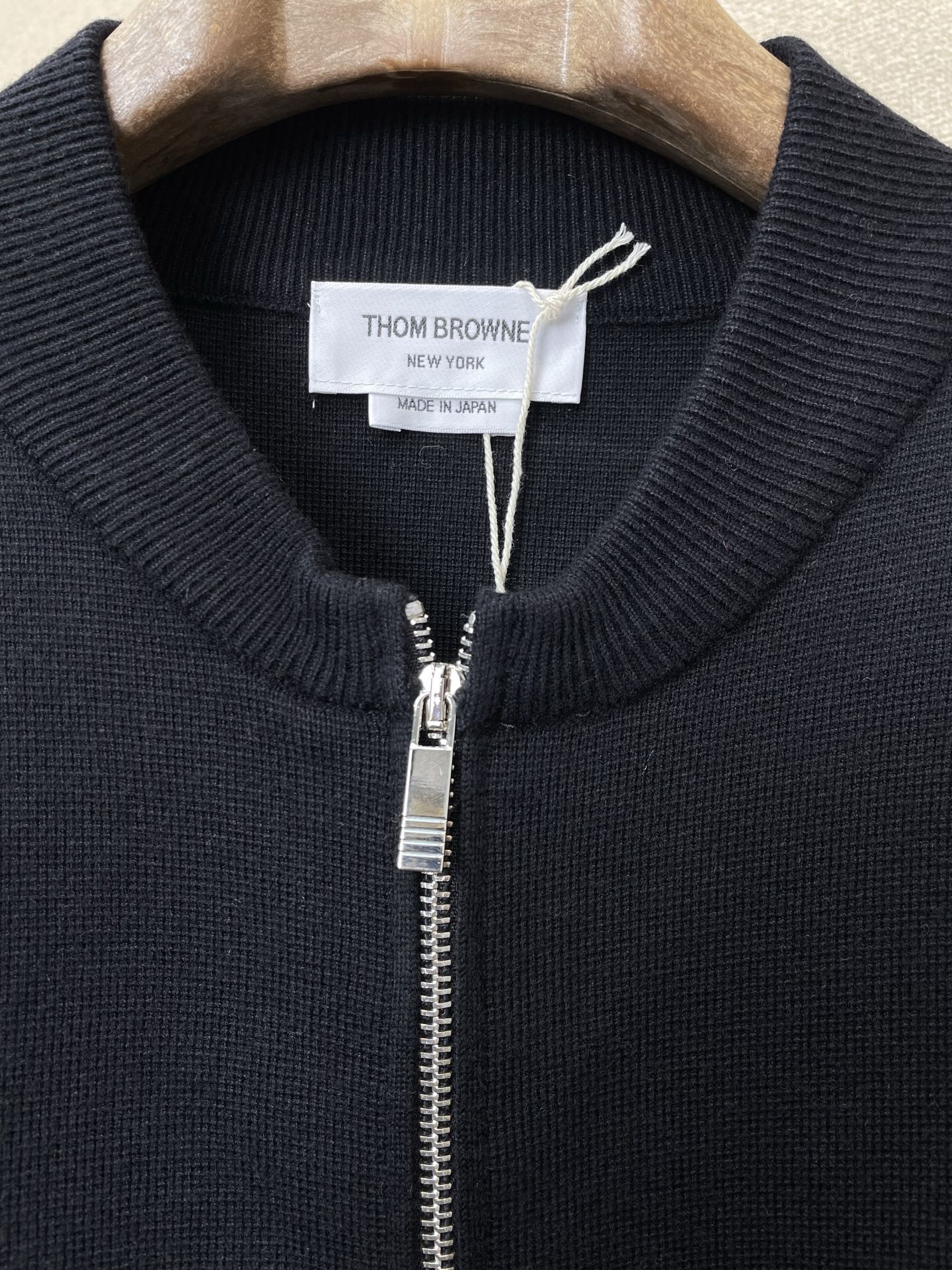 。Thom Browne汤姆布朗💥砸锅卖铁都要上的新款！新款原单男士拉链毛衣 高端定制 高端版本 时尚百