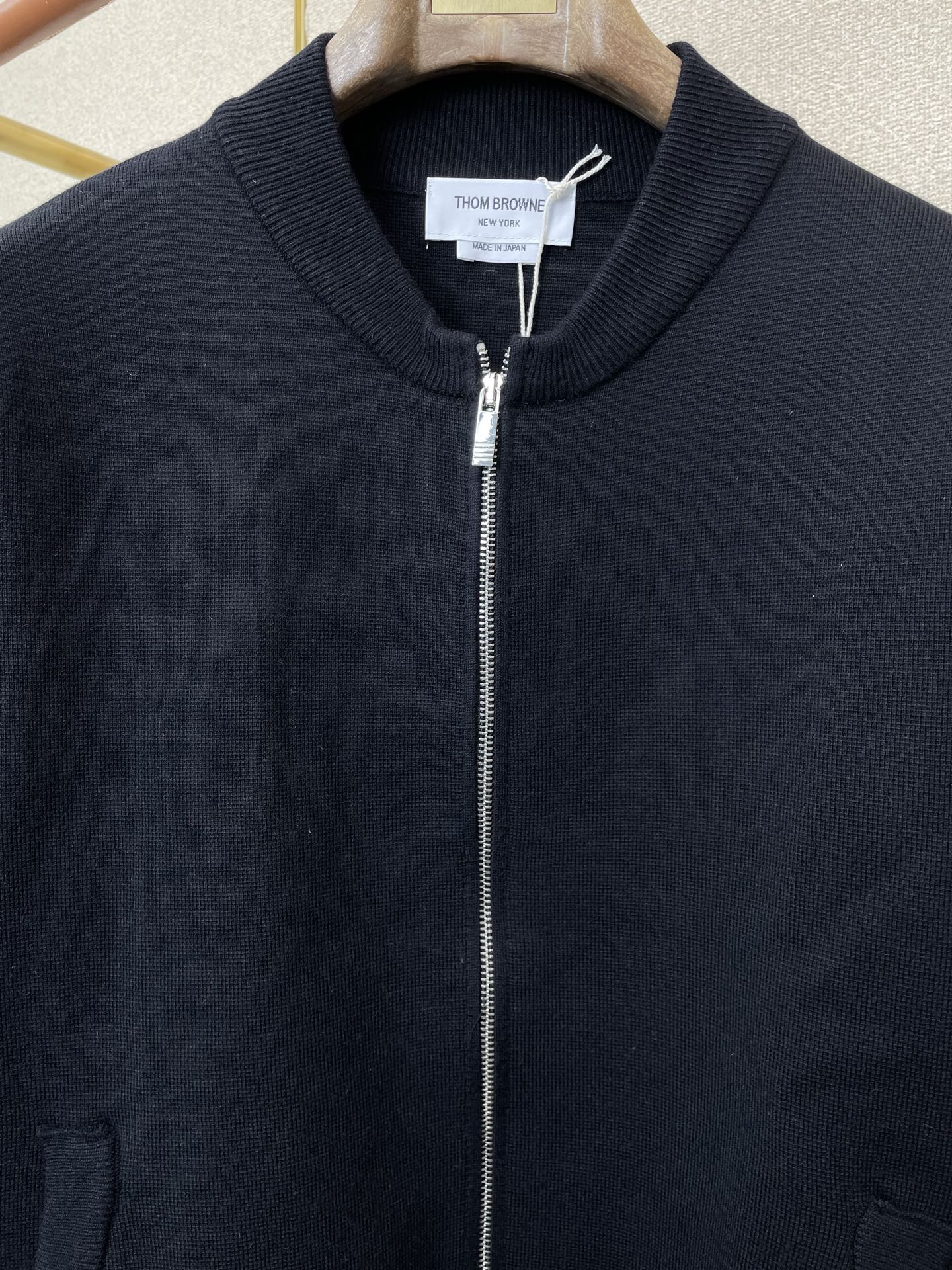。Thom Browne汤姆布朗💥砸锅卖铁都要上的新款！新款原单男士拉链毛衣 高端定制 高端版本 时尚百