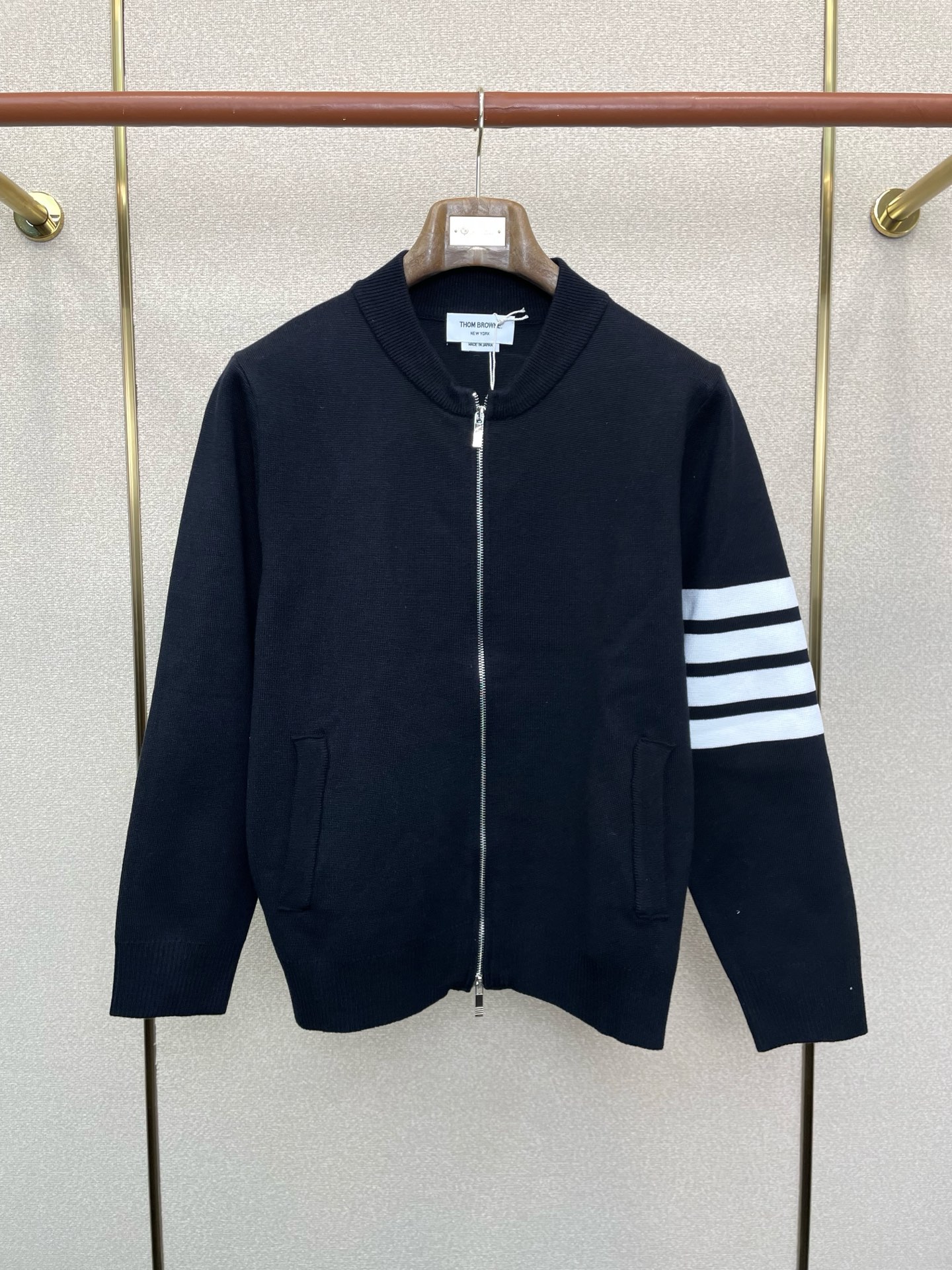 。Thom Browne汤姆布朗💥砸锅卖铁都要上的新款！新款原单男士拉链毛衣 高端定制 高端版本 时尚百