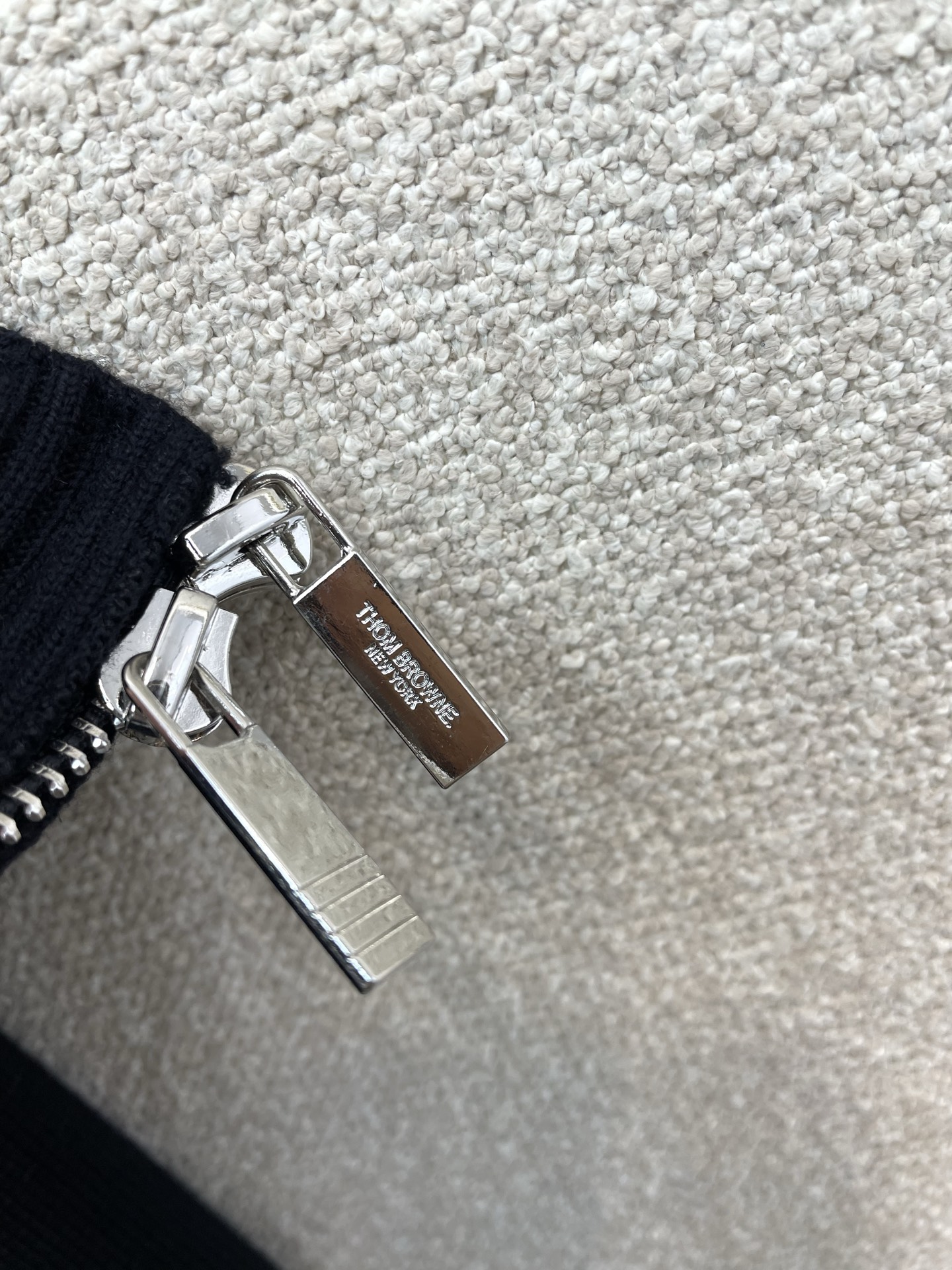 。Thom Browne汤姆布朗💥砸锅卖铁都要上的新款！新款原单男士拉链毛衣 高端定制 高端版本 时尚百