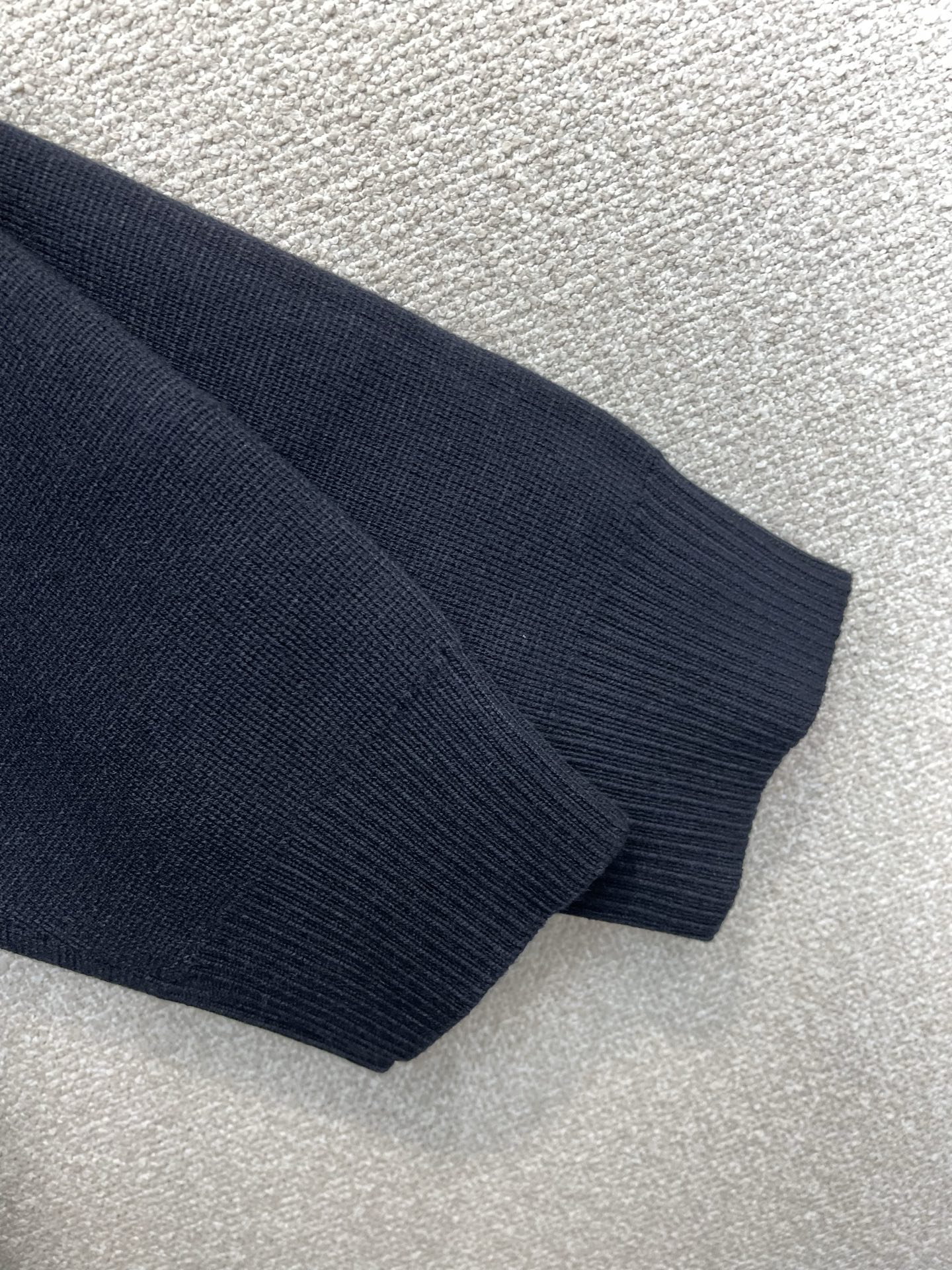 。Thom Browne汤姆布朗💥砸锅卖铁都要上的新款！新款原单男士拉链毛衣 高端定制 高端版本 时尚百