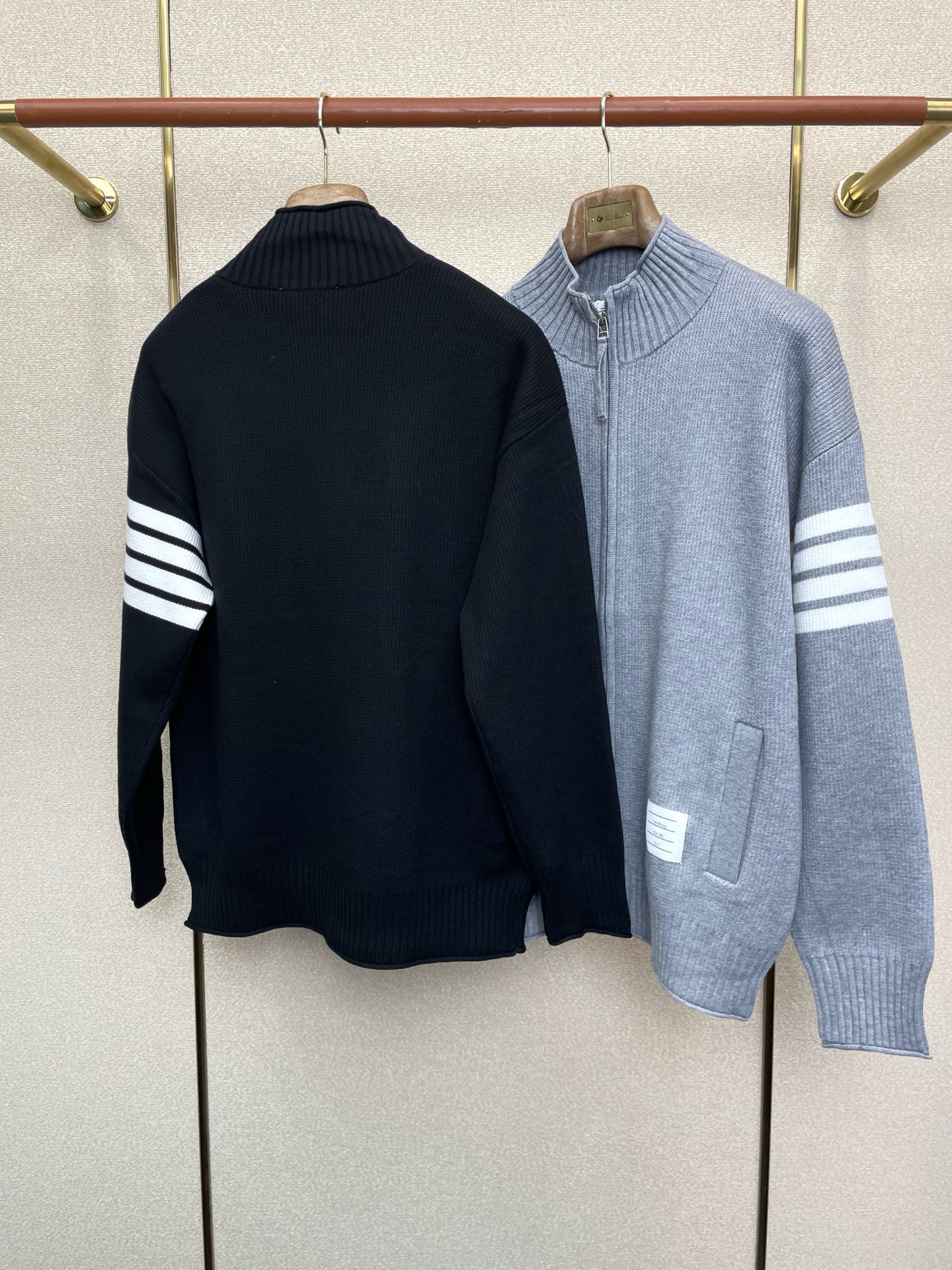 。Thom Browne汤姆布朗💥砸锅卖铁都要上的新款！新款原单男士拉链毛衣 高端定制 高端版本 时尚百