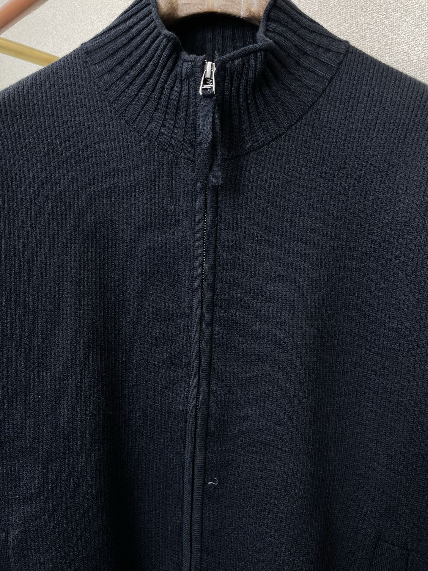 。Thom Browne汤姆布朗💥砸锅卖铁都要上的新款！新款原单男士拉链毛衣 高端定制 高端版本 时尚百