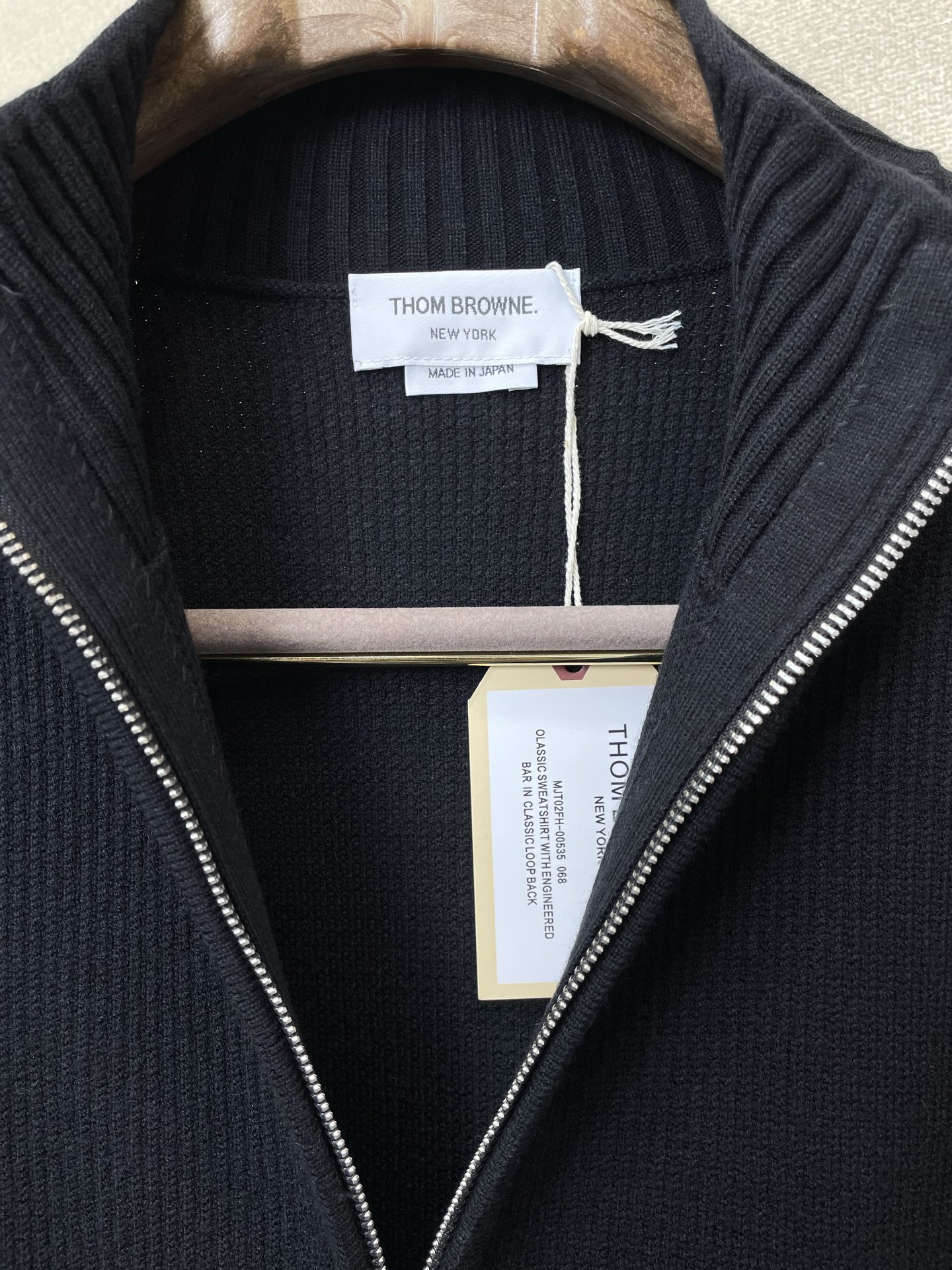 。Thom Browne汤姆布朗💥砸锅卖铁都要上的新款！新款原单男士拉链毛衣 高端定制 高端版本 时尚百