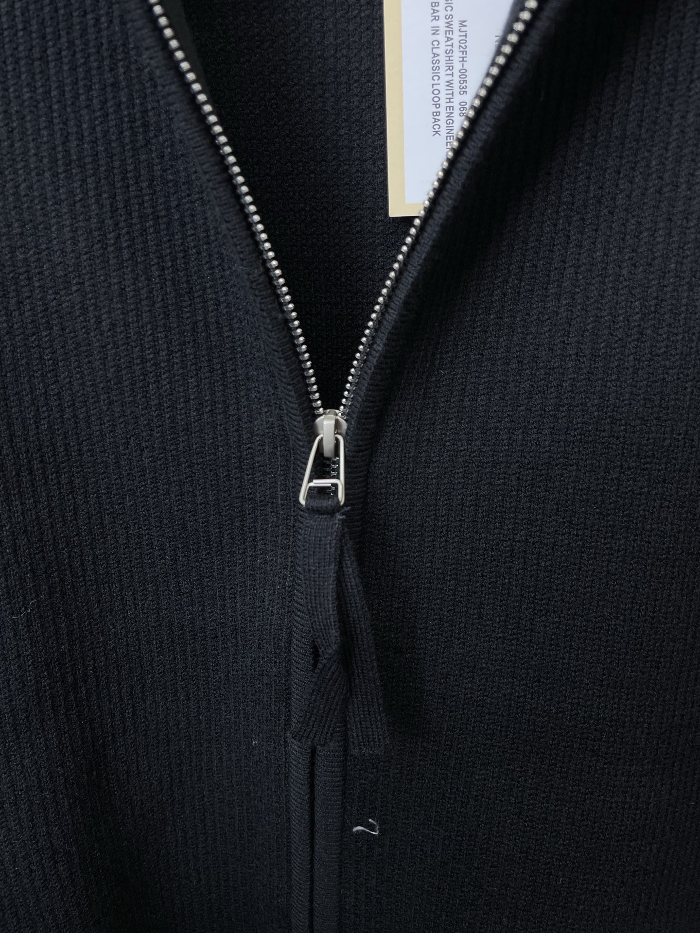 。Thom Browne汤姆布朗💥砸锅卖铁都要上的新款！新款原单男士拉链毛衣 高端定制 高端版本 时尚百